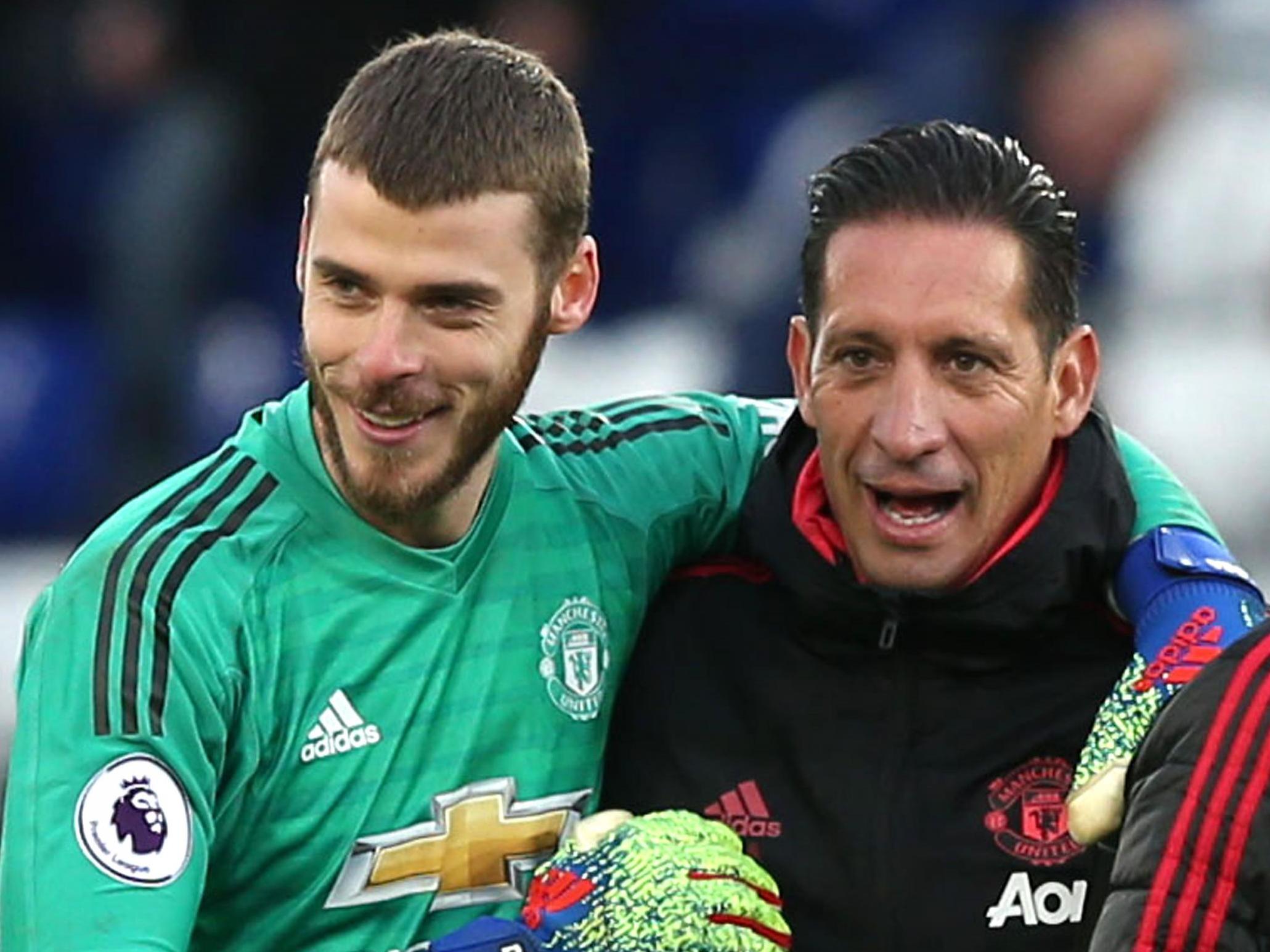 Manchester United goalkeeper David de Gea with Emilio Alvarez