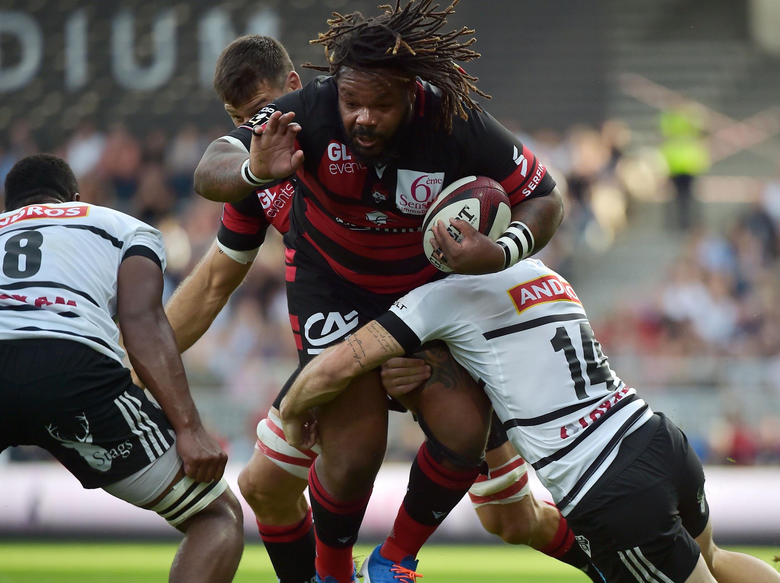 Bastareaud in action for Lyon against Brive