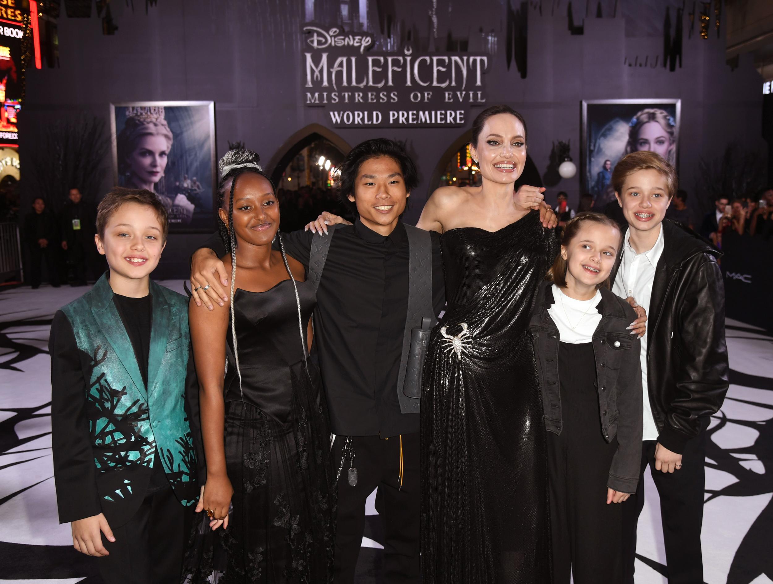 From left to right: Knox Leon Jolie-Pitt, Zahara Marley Jolie-Pitt, Pax Thien Jolie-Pitt, Angelina Jolie, Vivienne Marcheline Jolie-Pitt and Shiloh Nouvel Jolie-Pitt