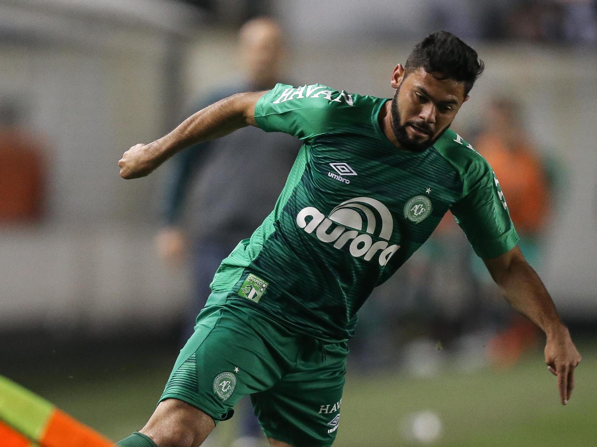 Lourency in action for Chapecoense against Santos