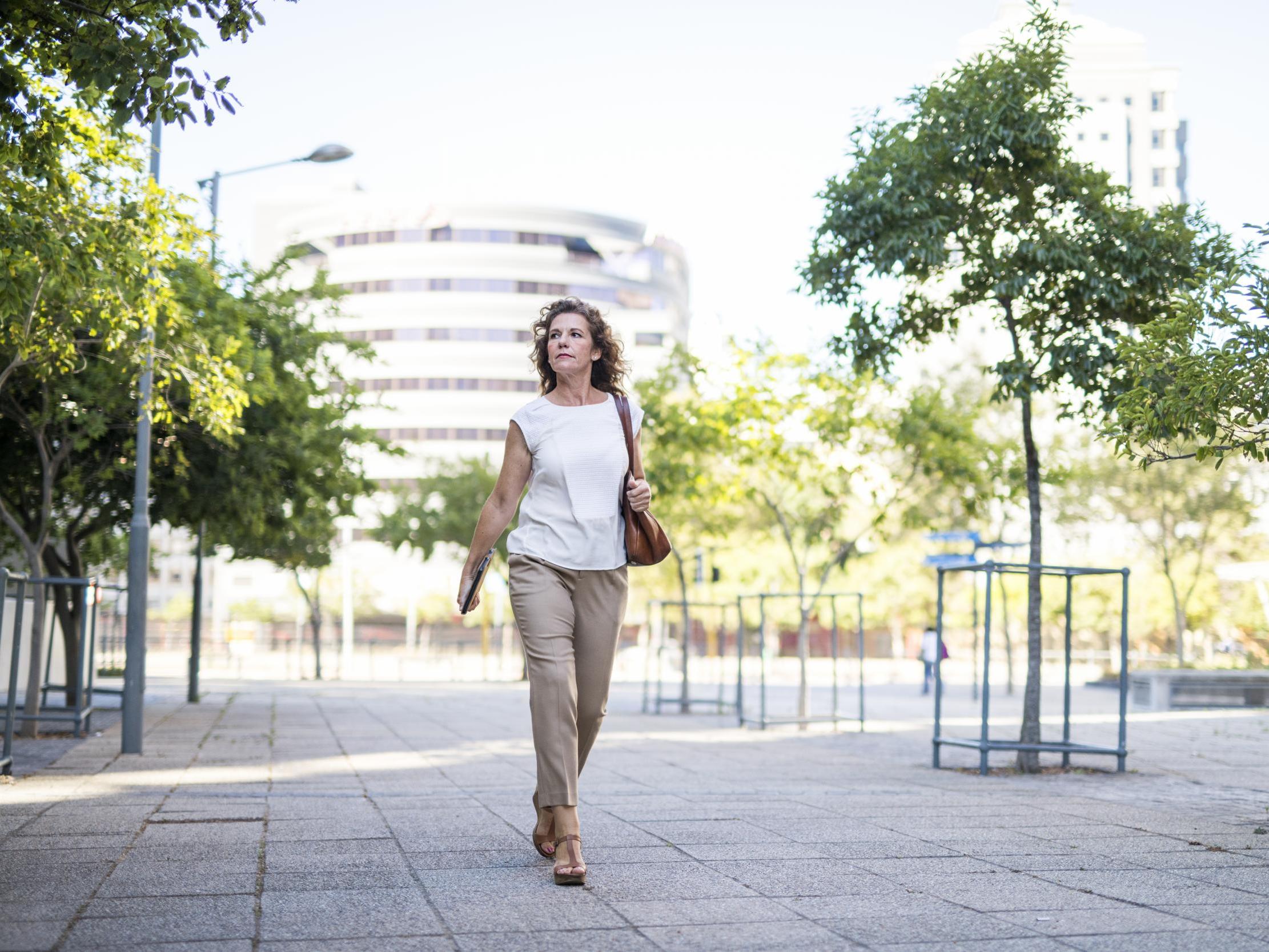 Scientists say a slow walk is ‘a problem sign’ decades before old age