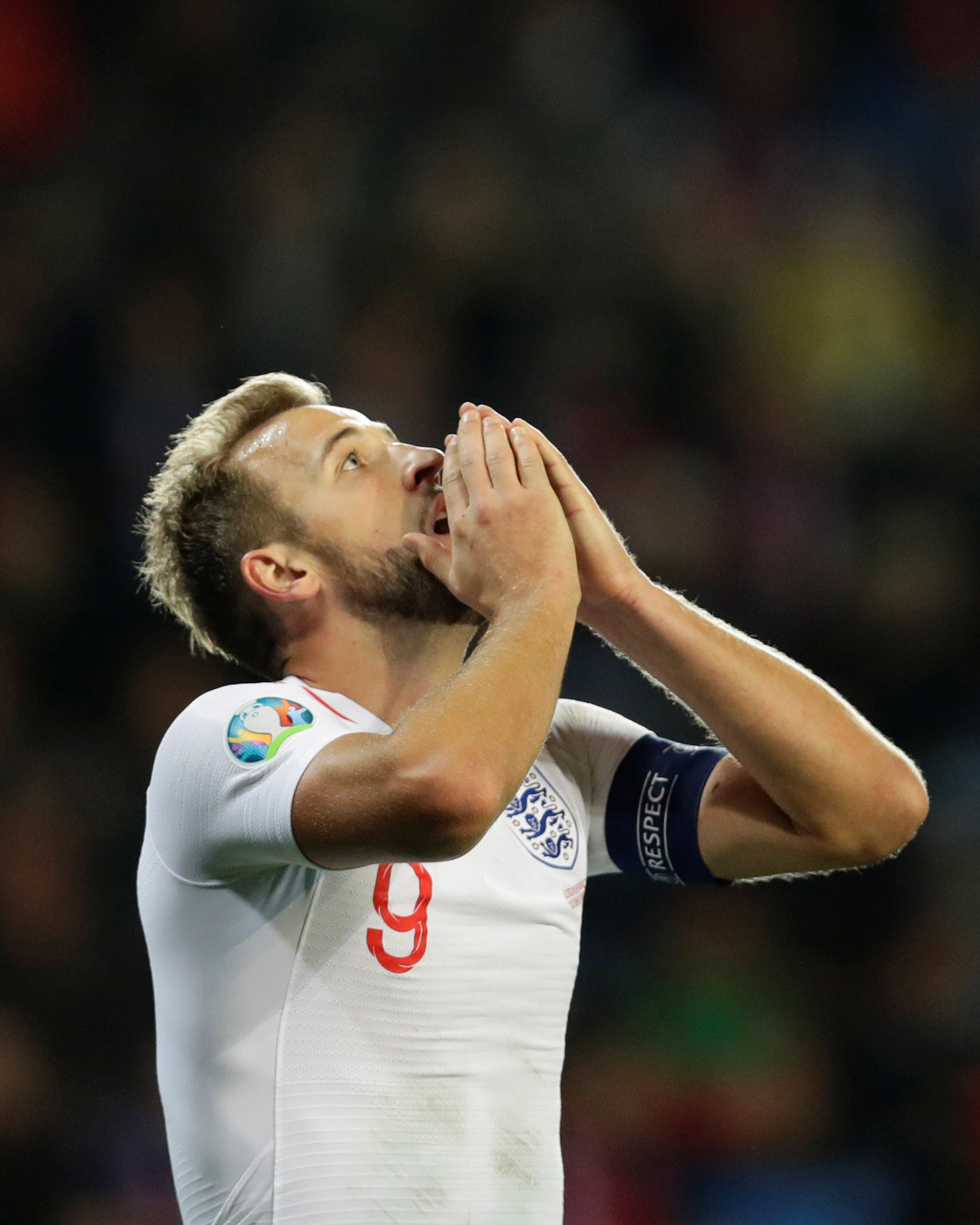 Kane appears dejected in Prague