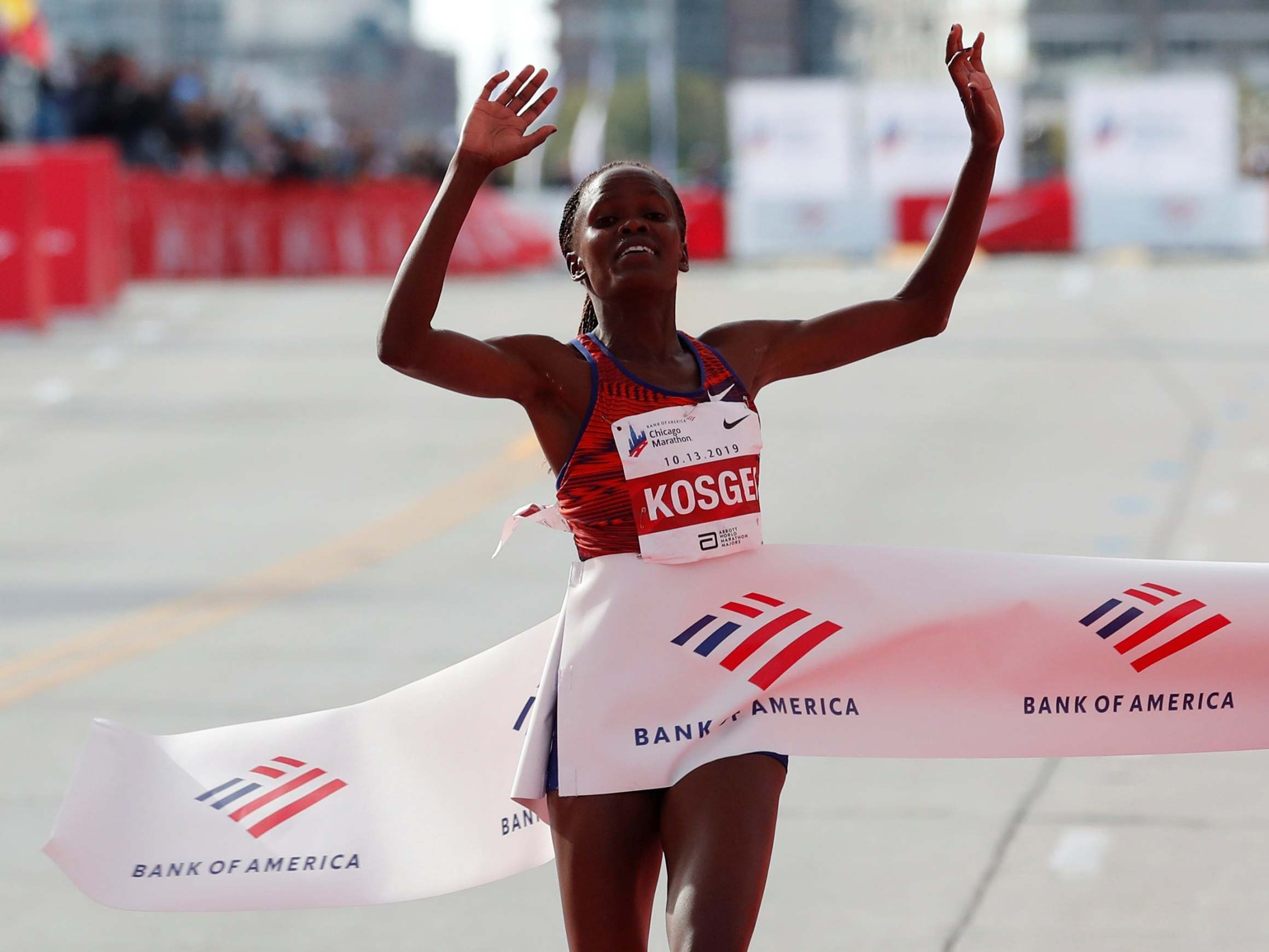 Brigid Kosgei crosses the line in Chicago