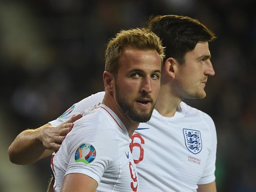 Harry Kane and Harry Maguire react to defeat against Czech Republic