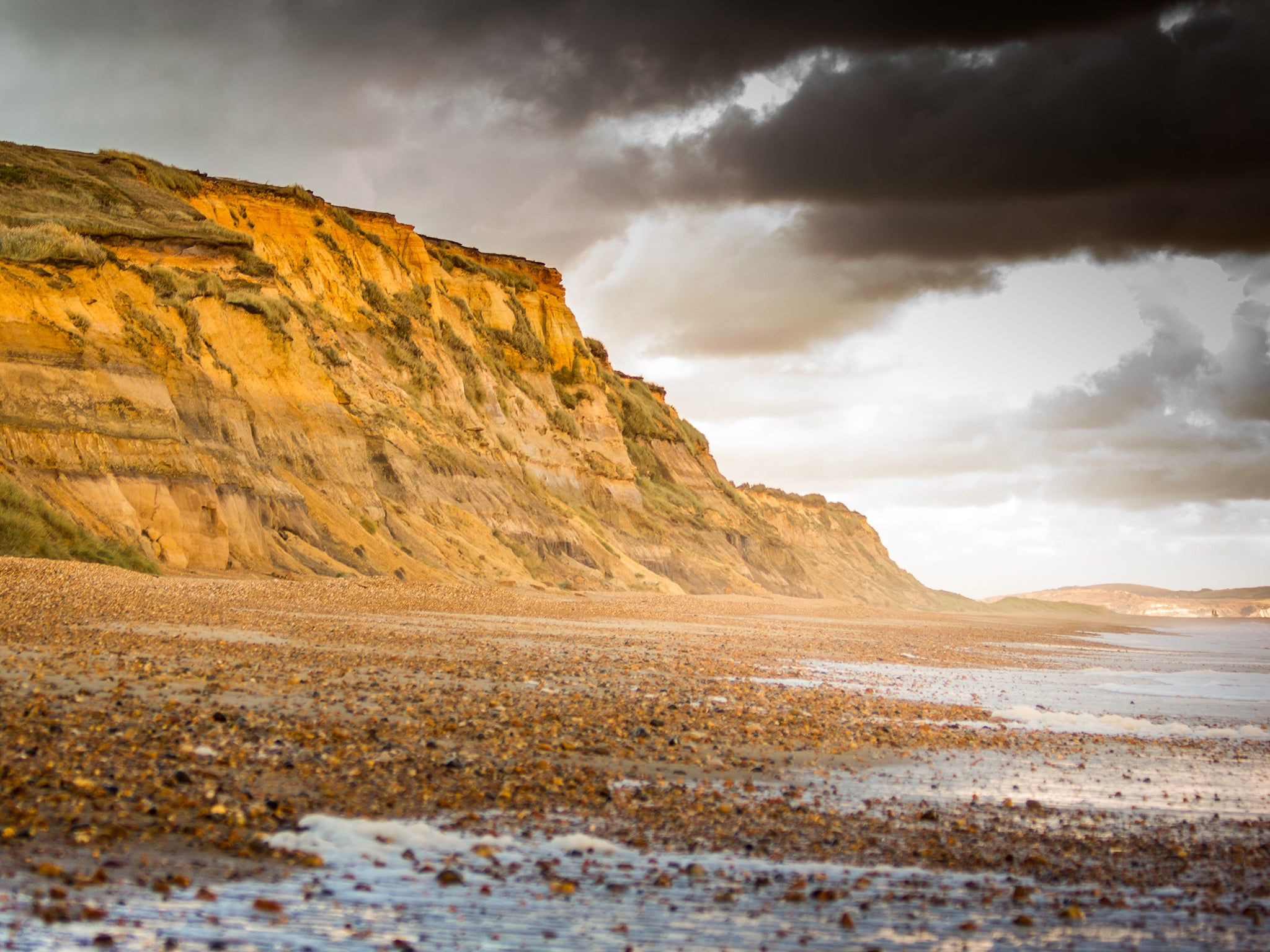 Hengistbury Head sits between Dorset and Mudeford