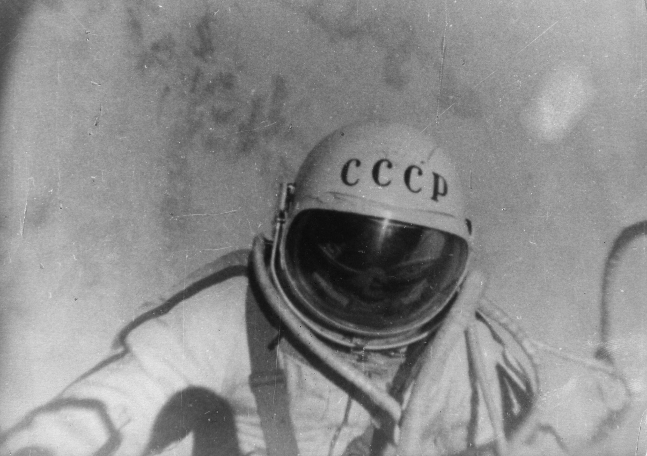 Leonov was transfixed by aviation from an early age