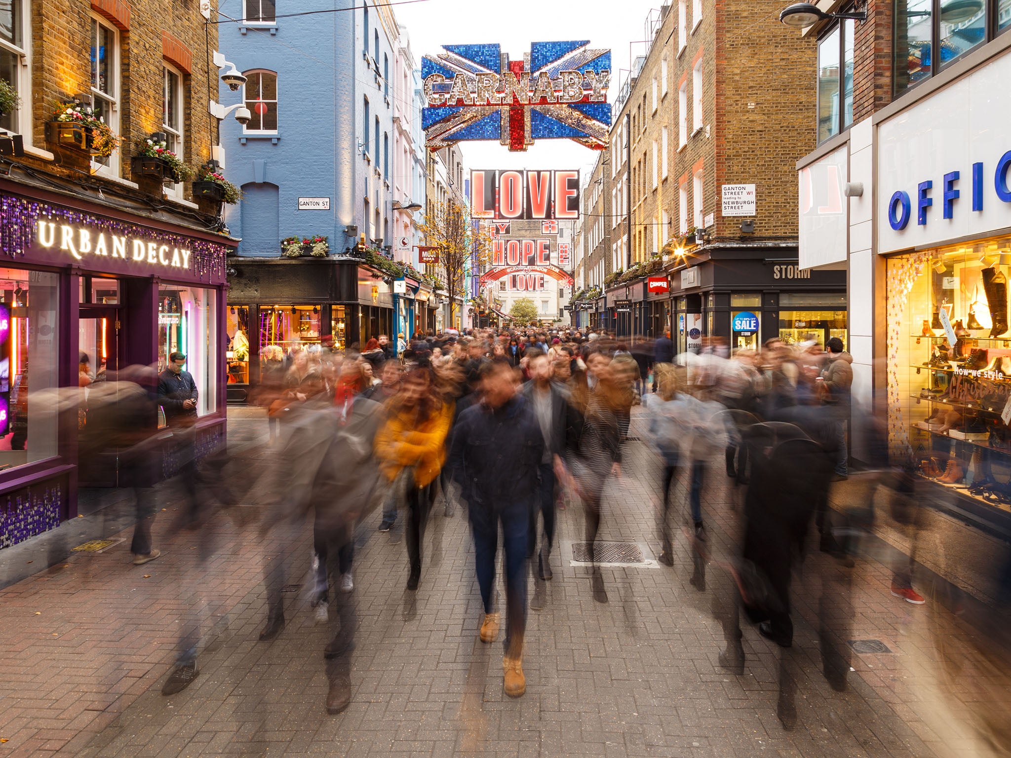 Shops could see higher profits if people stay out longer