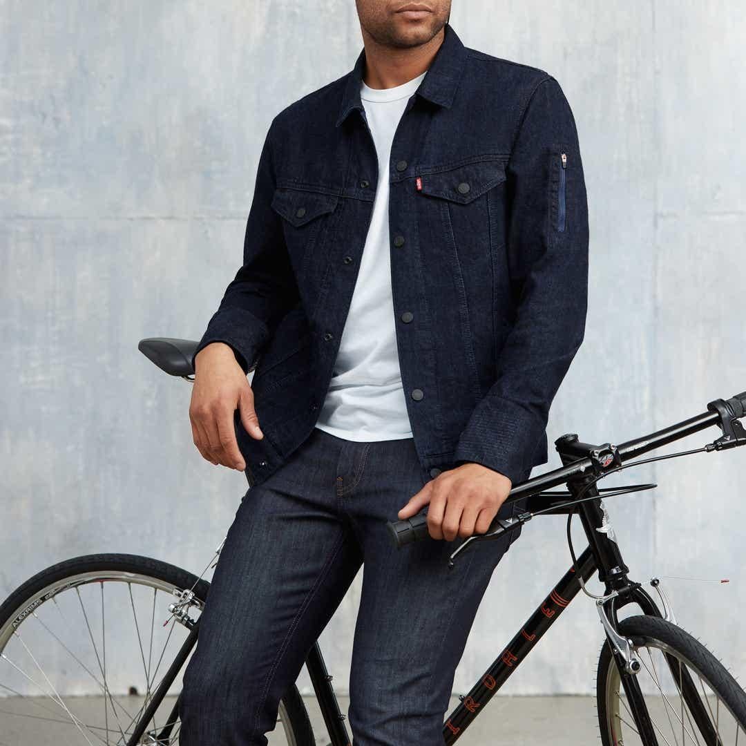 Seamless styling helps with the jacket’s appeal