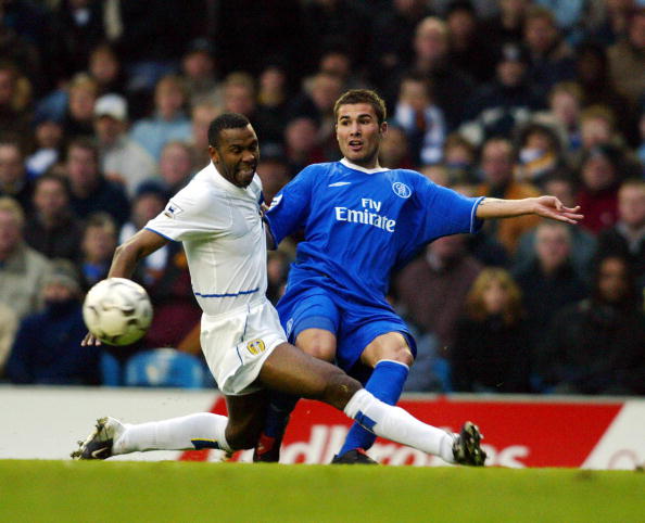 Lucas Radebe tackles Chelsea’s Adrian Mutu