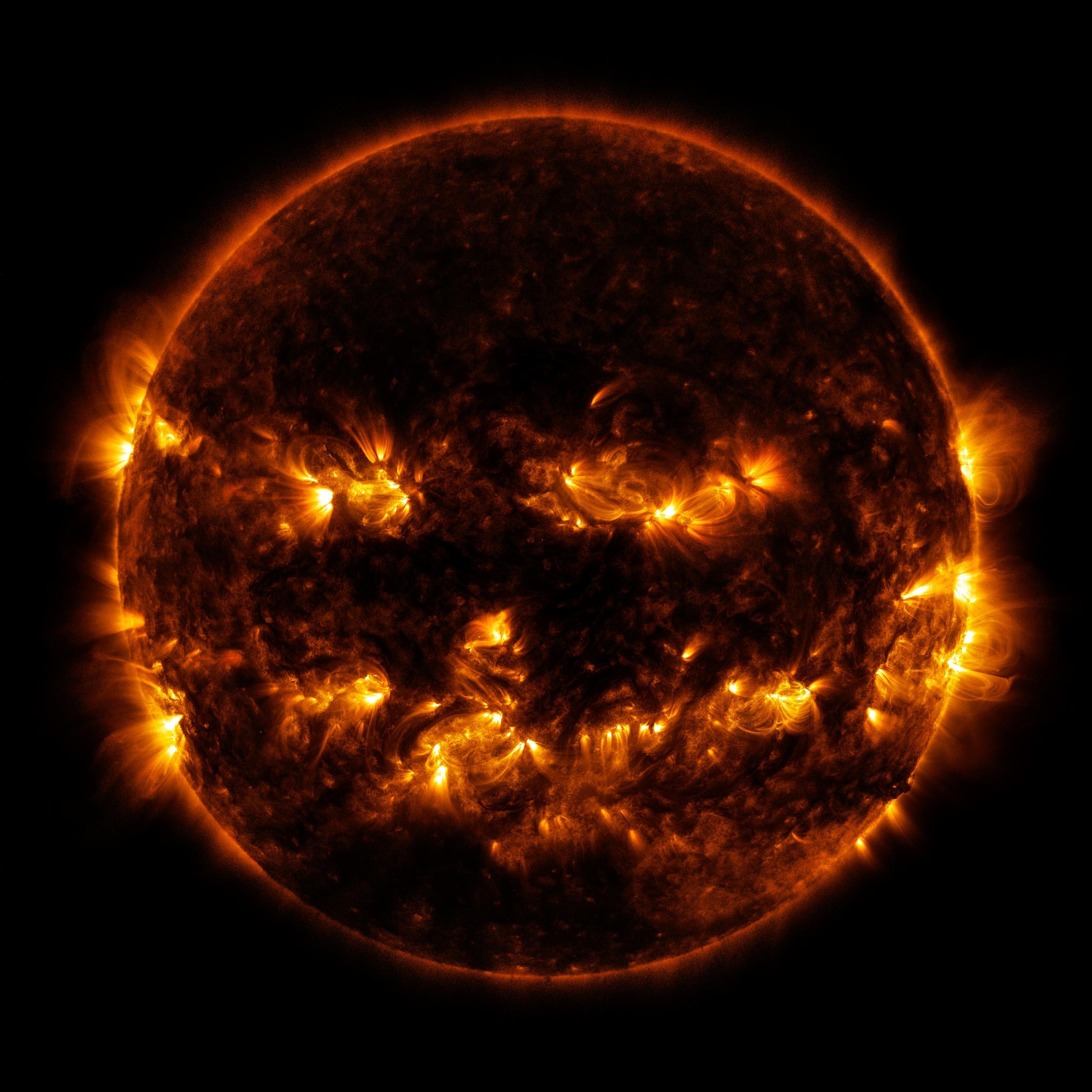 Sun shows Halloween appearance in 2014 (NASA/SDO)