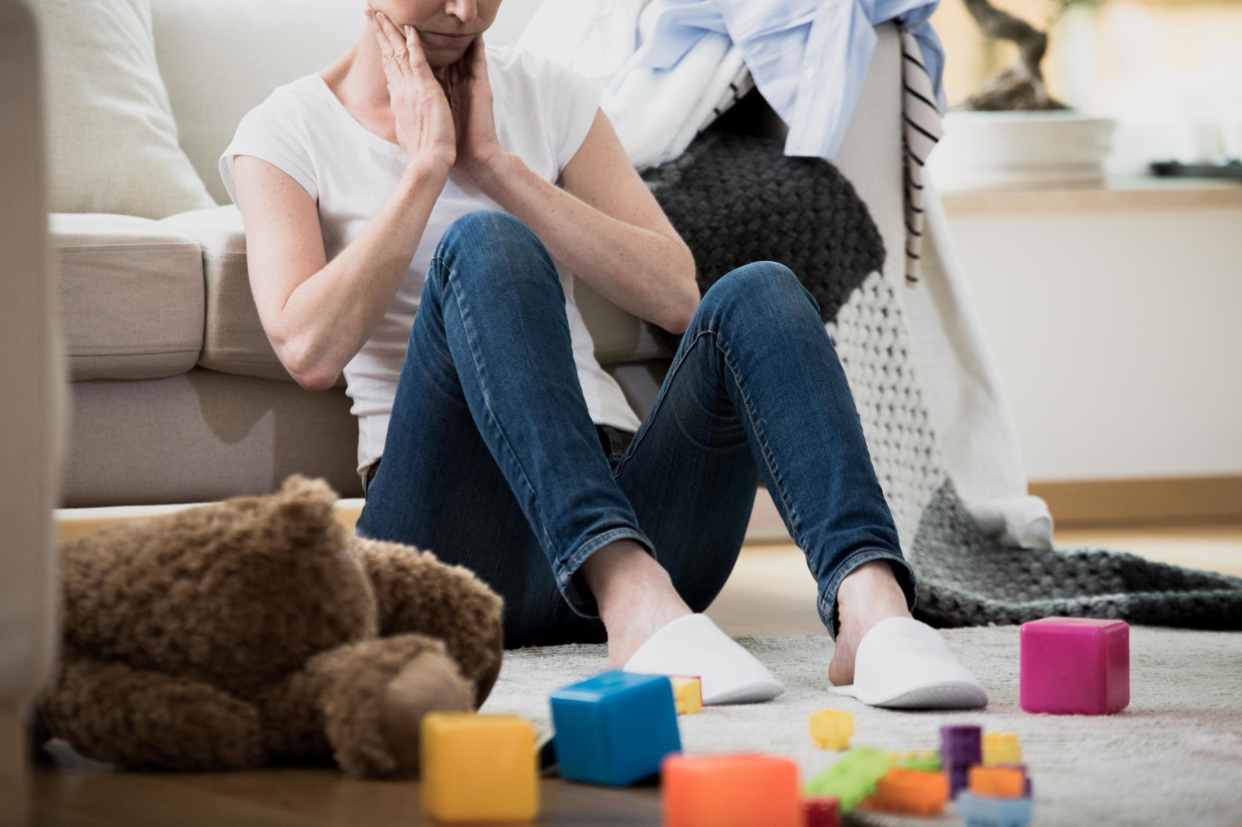 Mum-of-two says staying at home with children can be 'f***ing lonely' (Instagram)