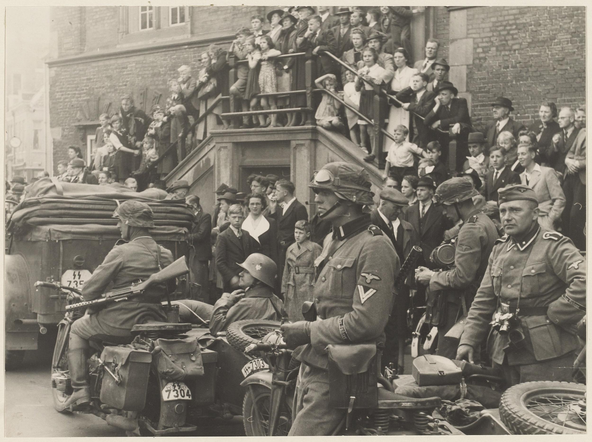 German troops at the Grote Markt (central market square) in Haarlem in May 1940