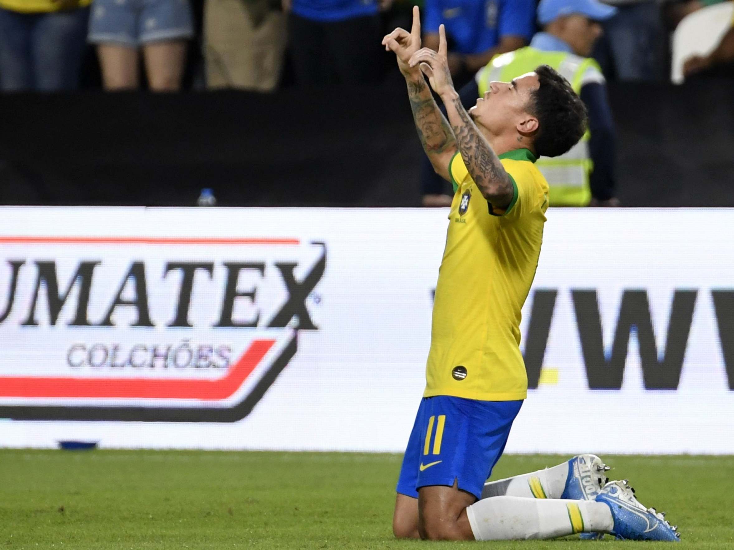 Coutinho celebrates his goal