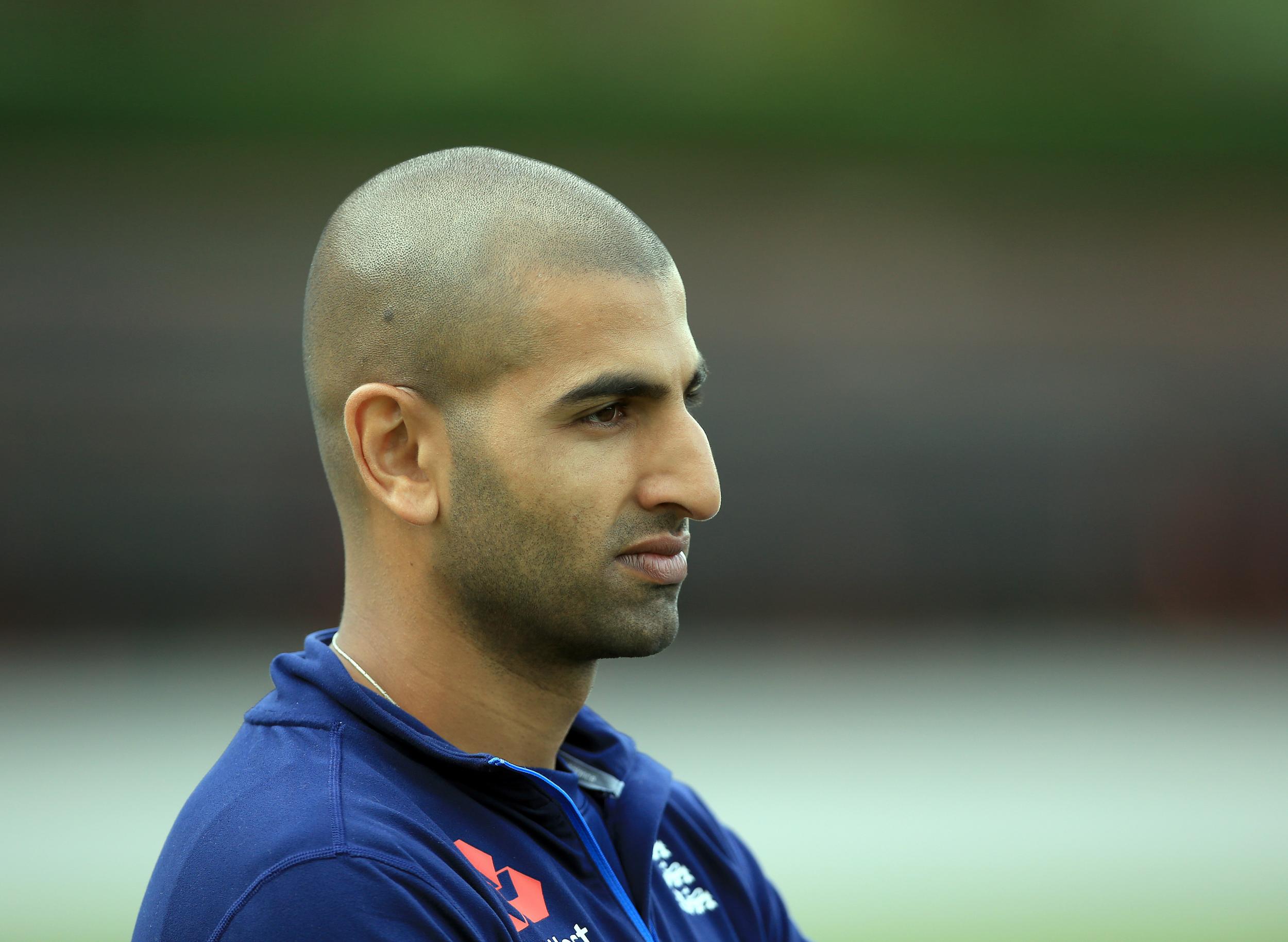 Mo Bobat pictured in charge of England U19s against India U19s in 2017