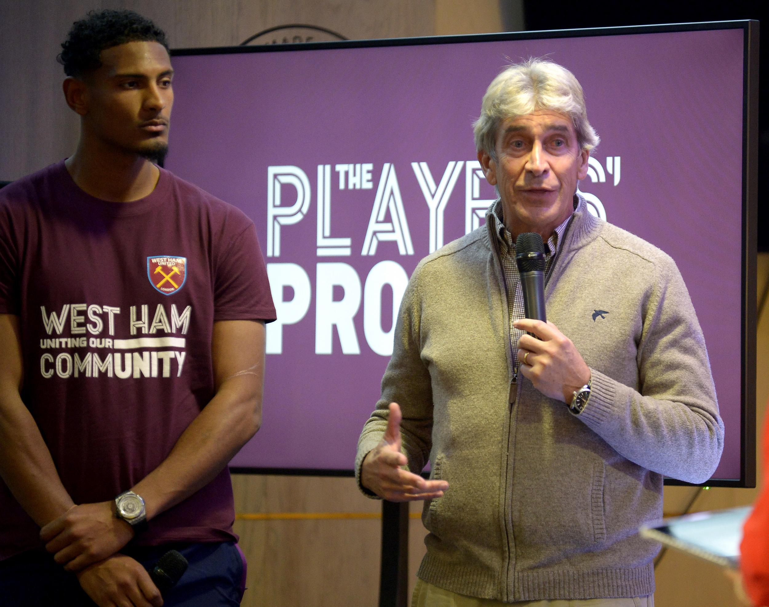 Manuel Pellegrini speaking at the Players' Project event