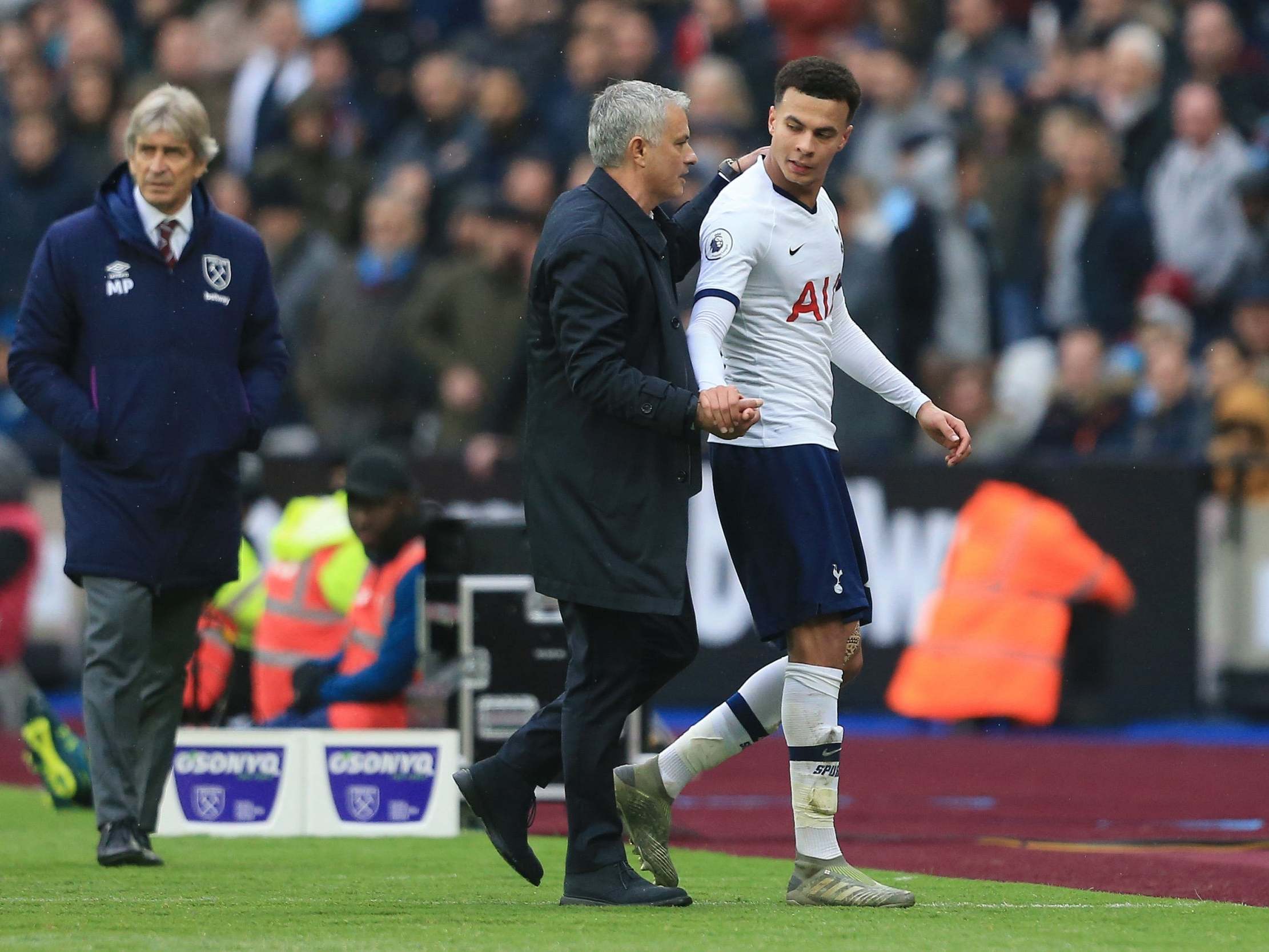 Mourinho embraces Alli at the London Stadium