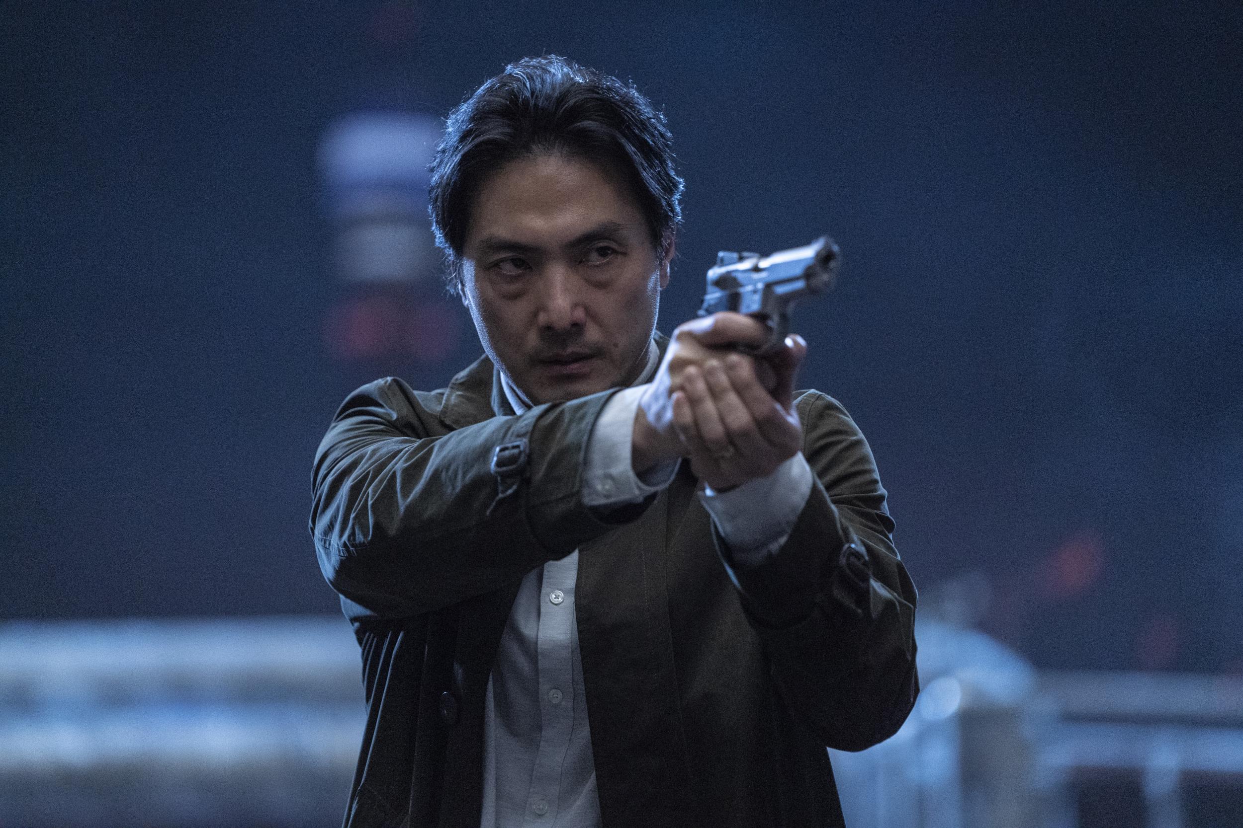 Takehiro Hira plays Kenzo Mori, a world-weary Tokyo cop sent to London to find his wayward brother