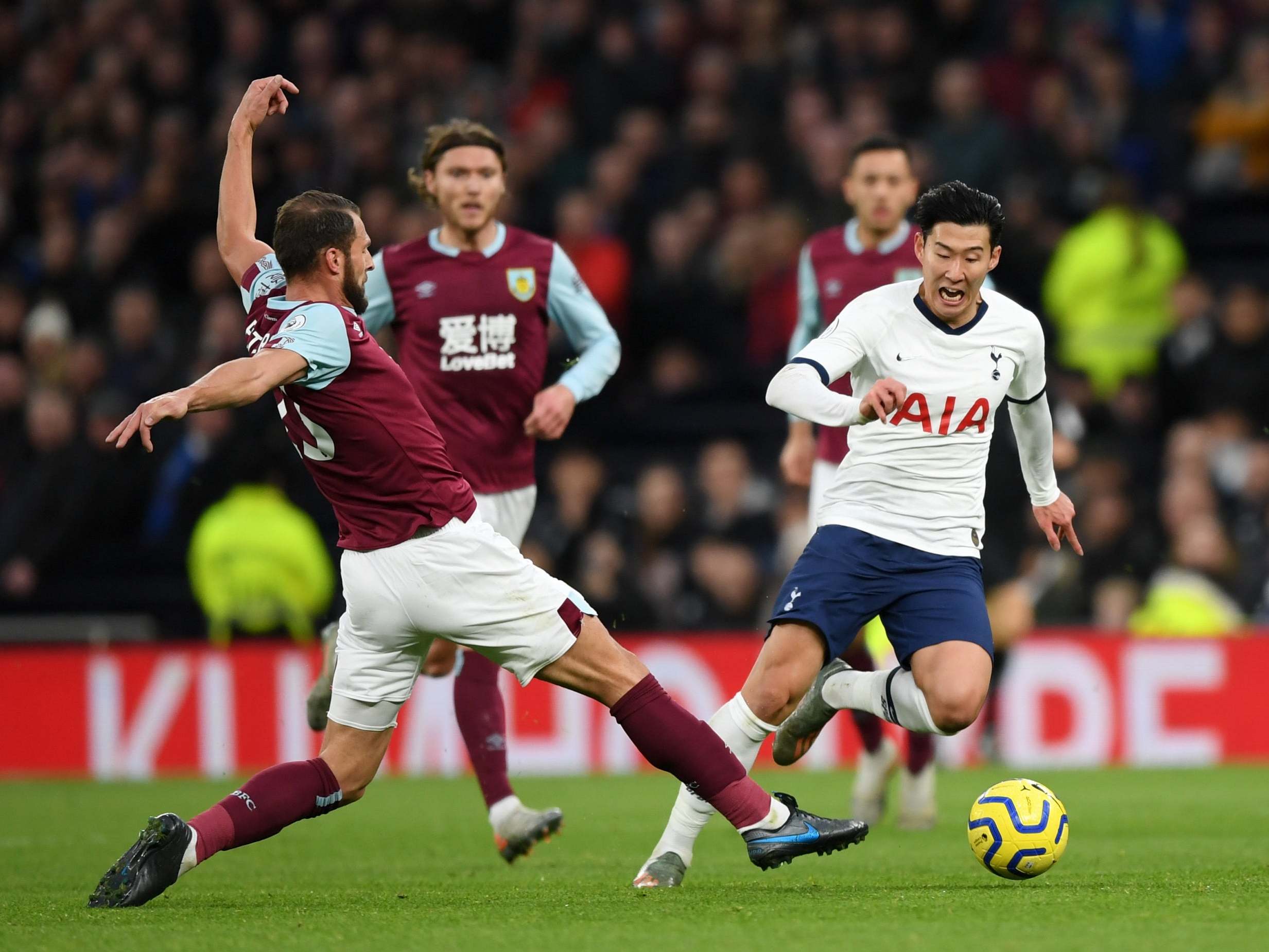 Son skips past Erik Pieters