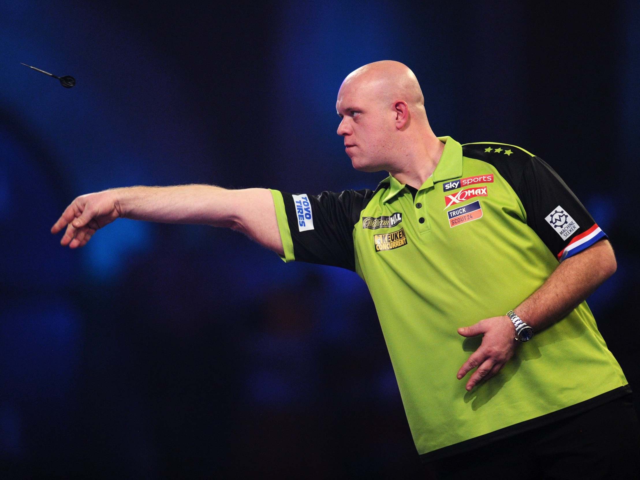 Michael van Gerwen in action against Darius Labanauskas