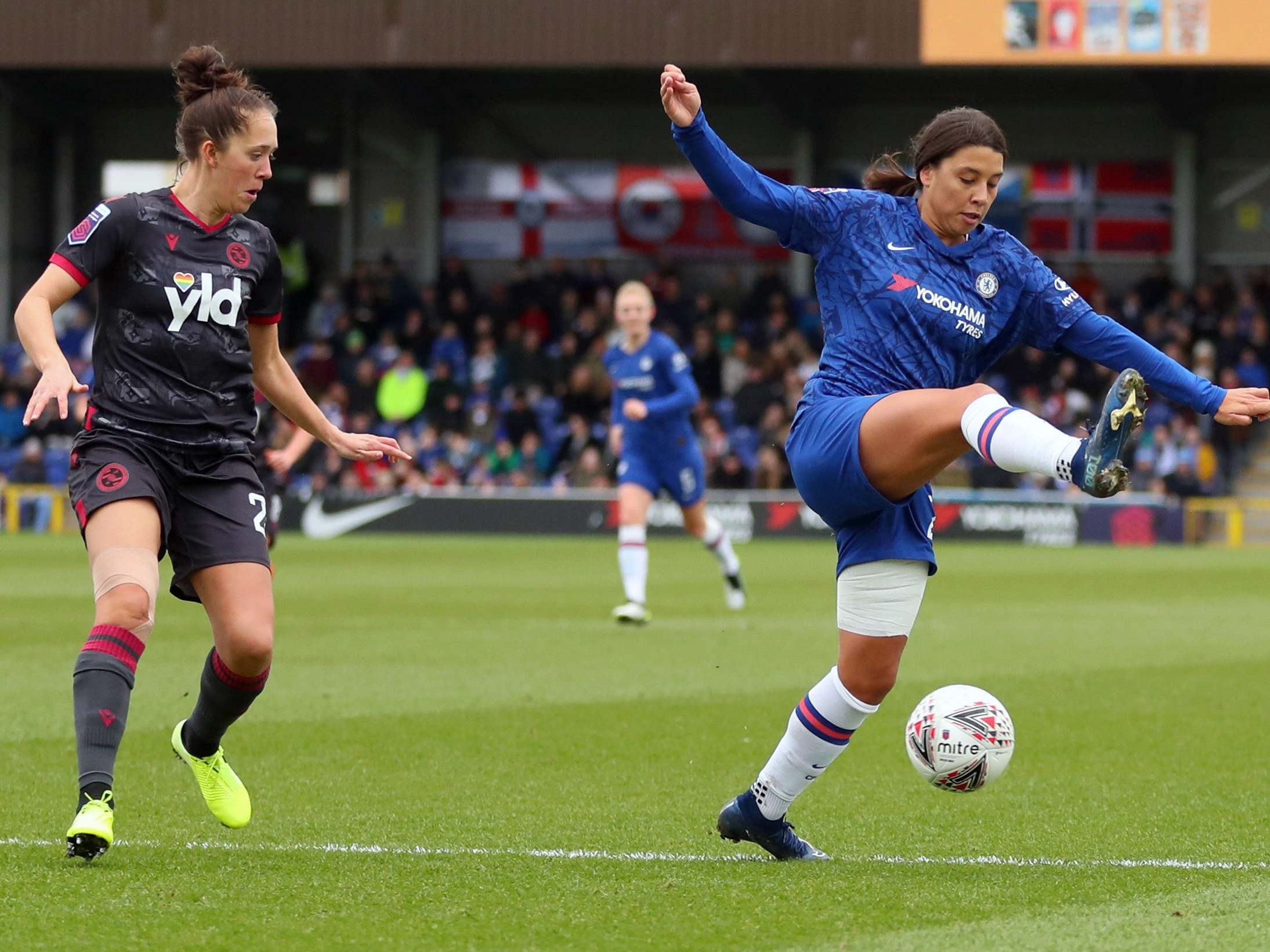 Sam Kerr attempts a backheel against Reading