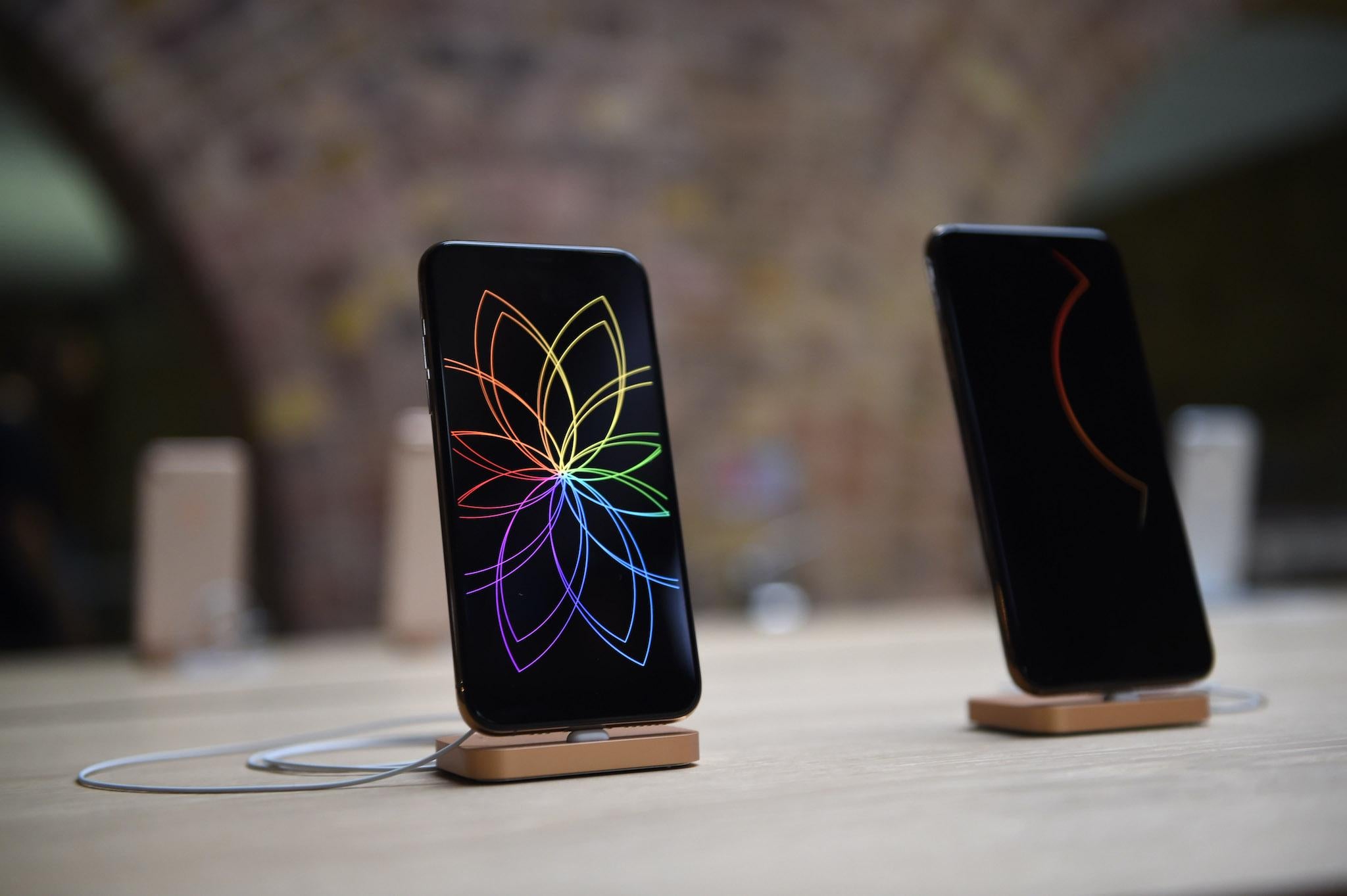 General view of the Apple IPhone XR during the Covent Garden re-opening and iPhone XR launch at Apple store, Covent Garden on October 26, 2018 in London, England