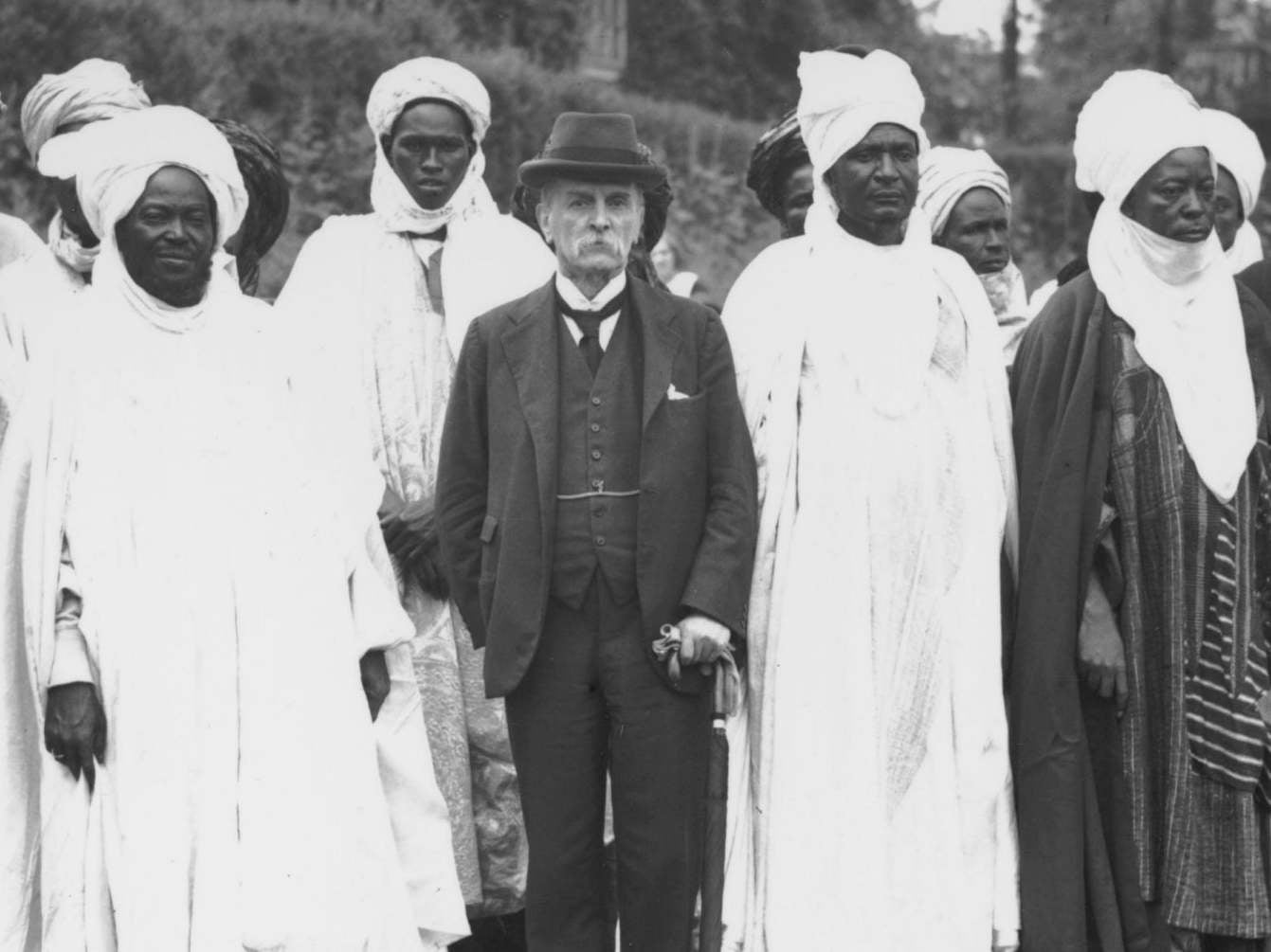 British diplomat Lord Lugard with emirs and chiefs at London Zoo in 1934 (Getty)