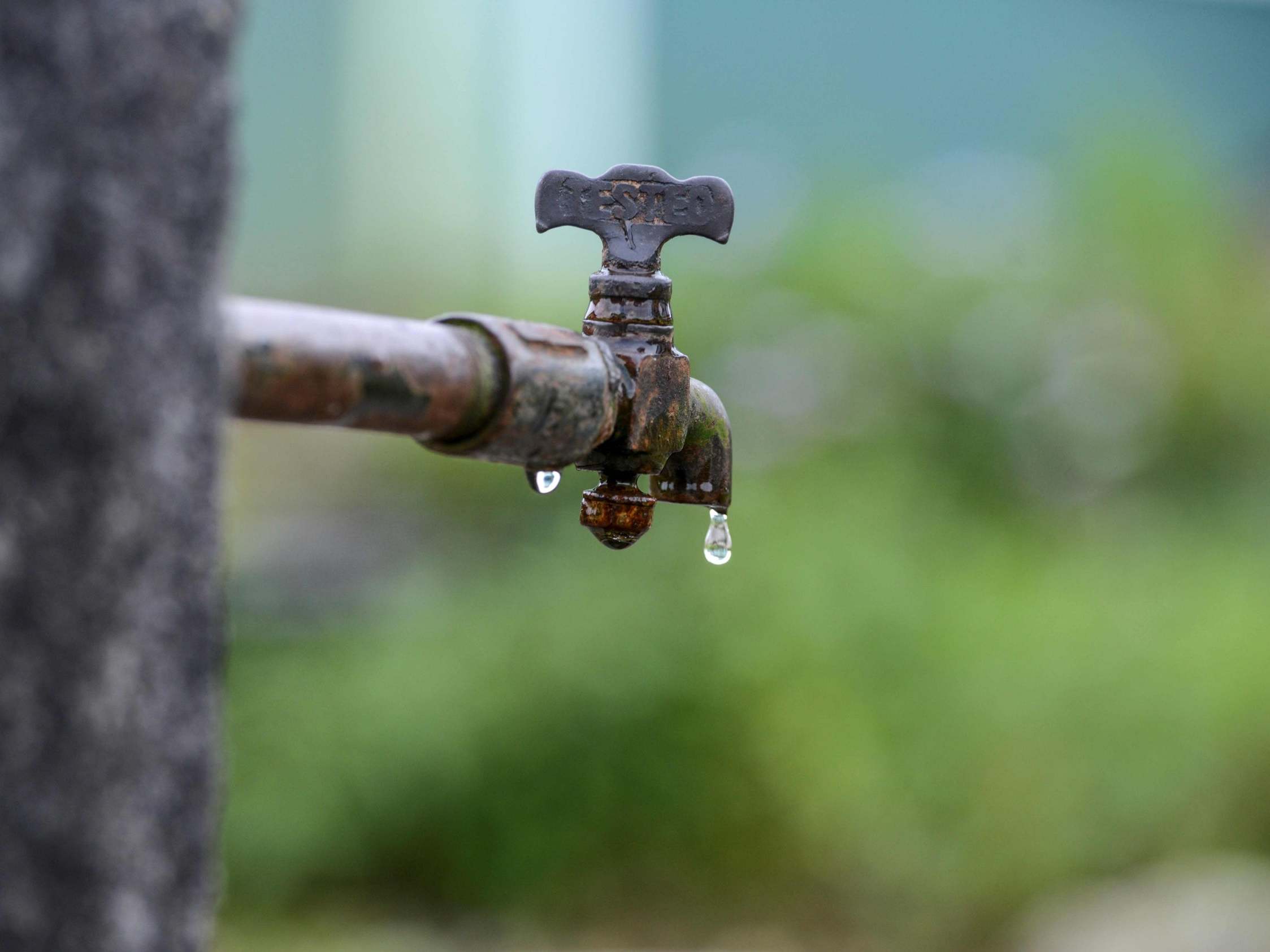 The owners of an insurance agency in Missouri contributed $5,000 to cover delinquent bills after the city said it would cut off water to residents who had not paid