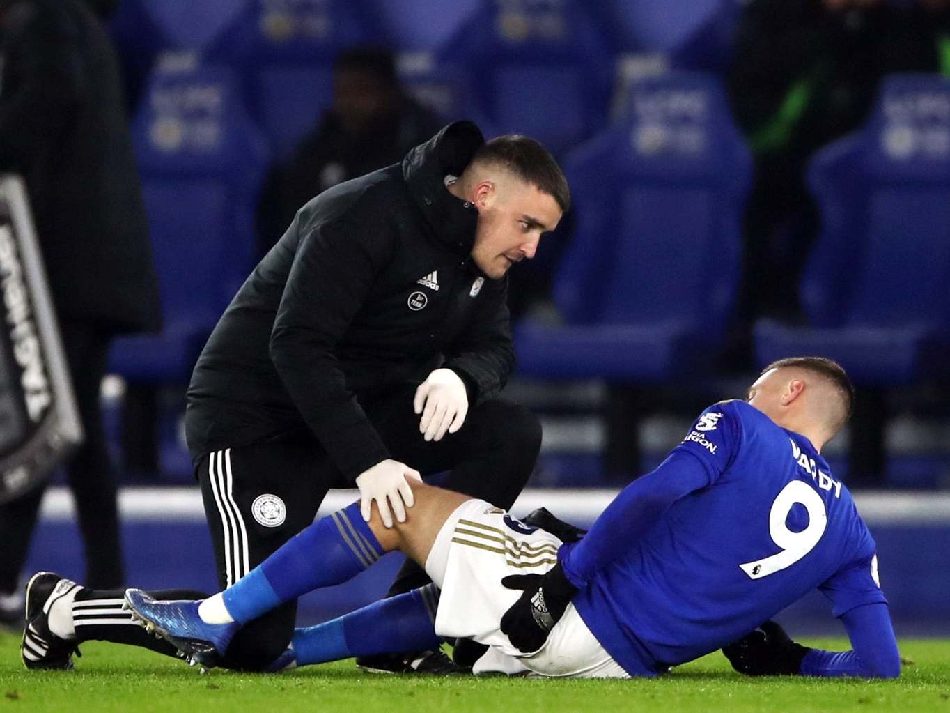 Jamie Vardy receives treatment before being substituted