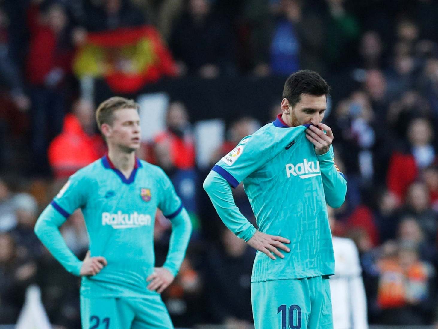 Barcelona react after Valencia strike a second