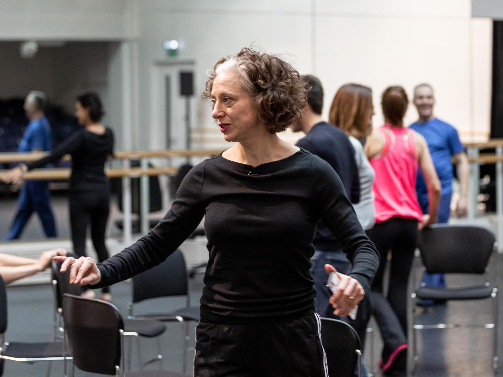 Bim Malcomson leading a ballet workshop