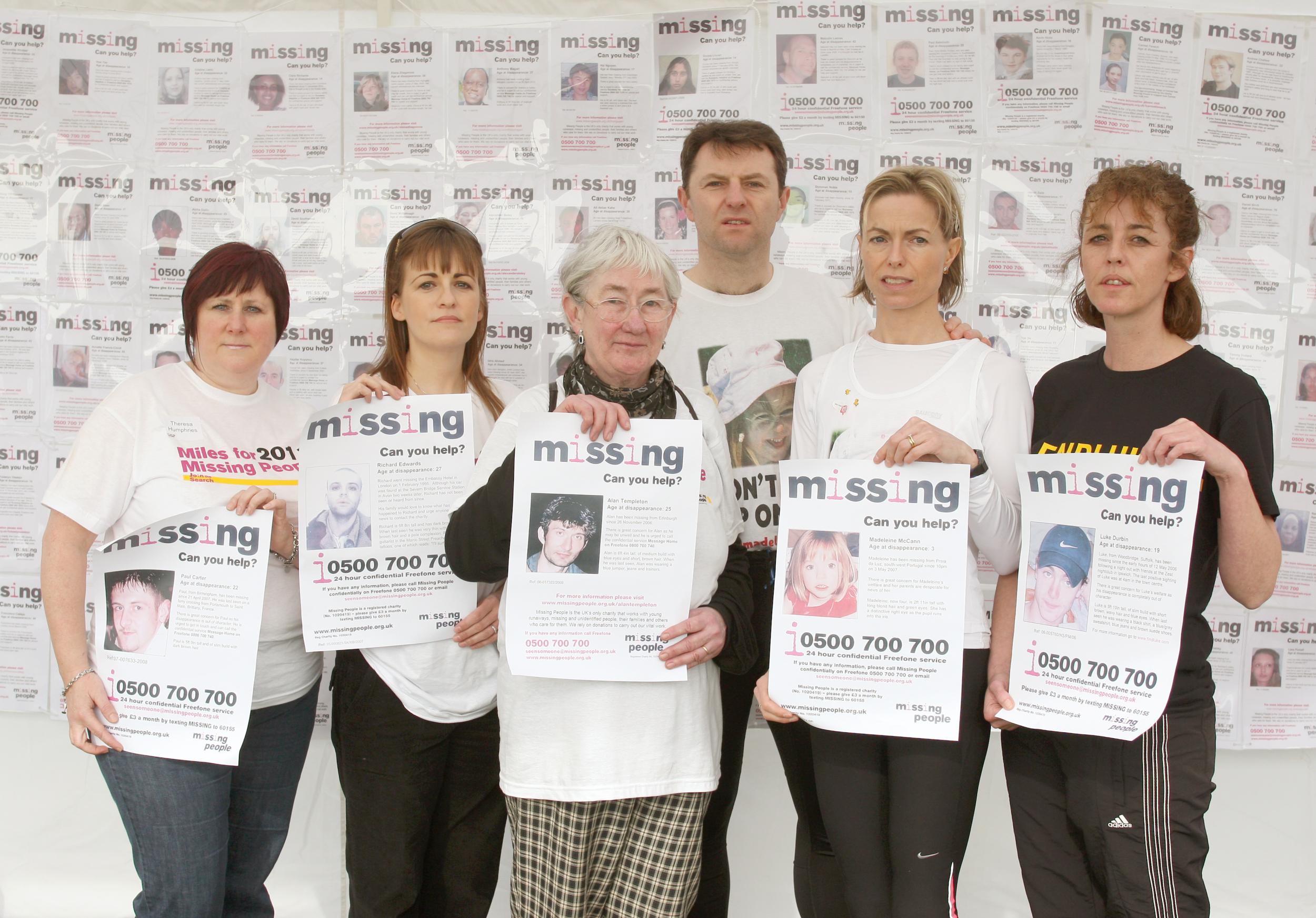 Richey Edwards’ sister, Rachel Elias (second left), poses with the parents of Madeleine McCann and other families for a charity run in 2011