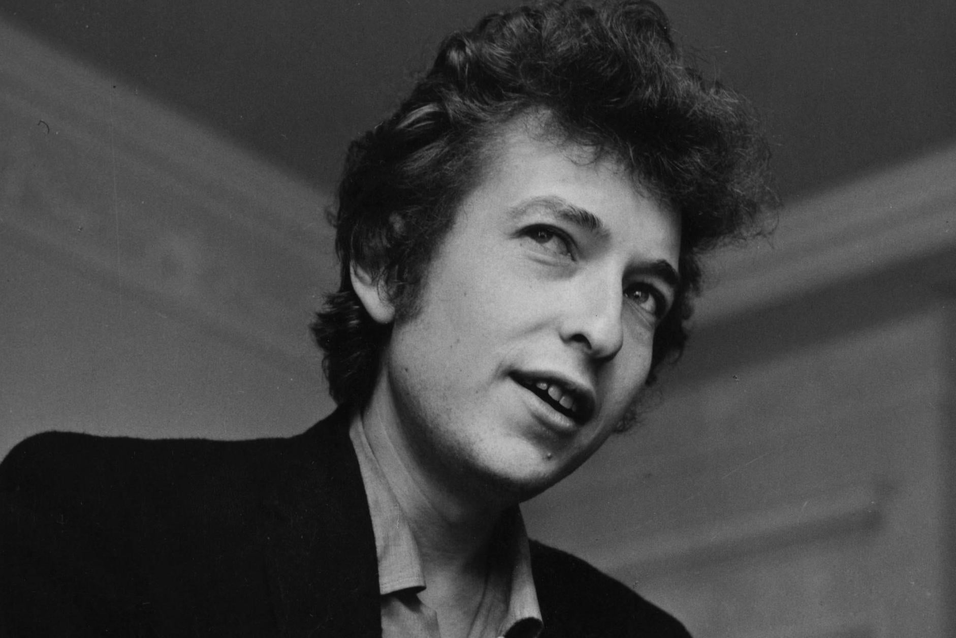Robert Zimmerman legally changed his name to Bob Dylan in 1962.