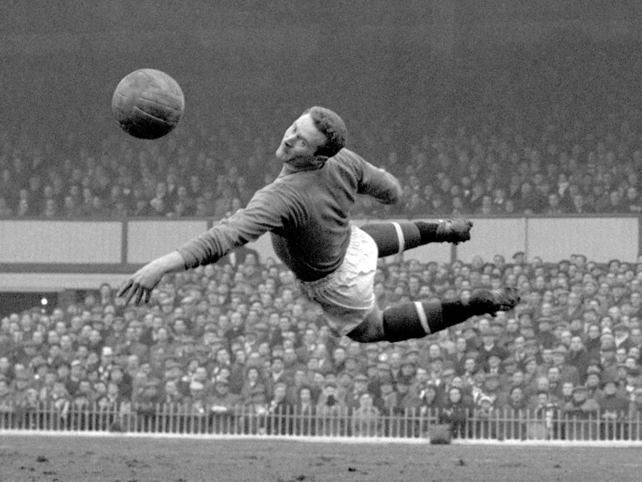 Former Manchester United goalkeeper Harry Gregg passed away at the age of 87, the Harry Gregg Foundation announced