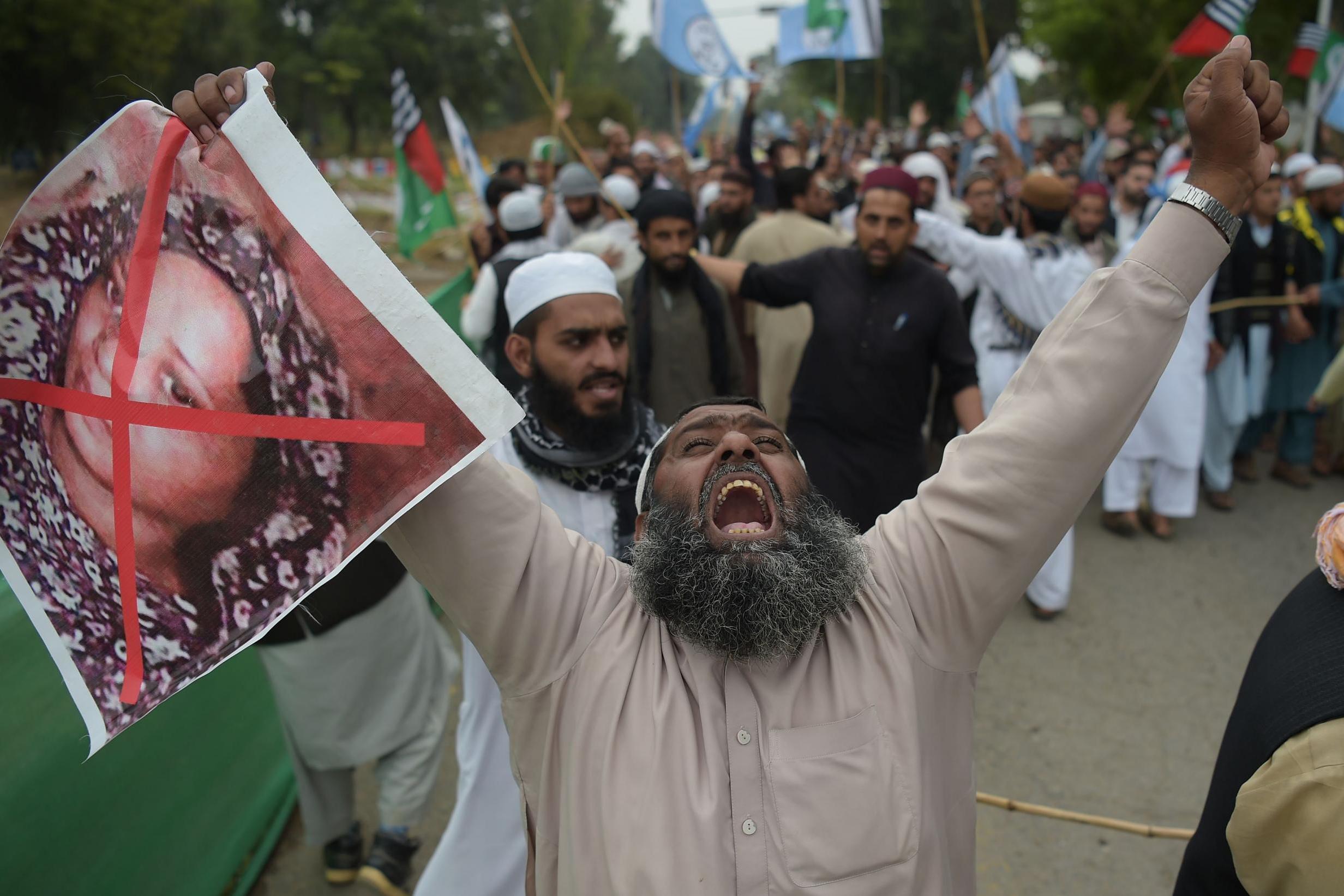 Supporters of hardline religious party ASWJ during a protest rally after the Supreme Court’s decision to acquit Bibi of blasphemy (AFP/Getty)