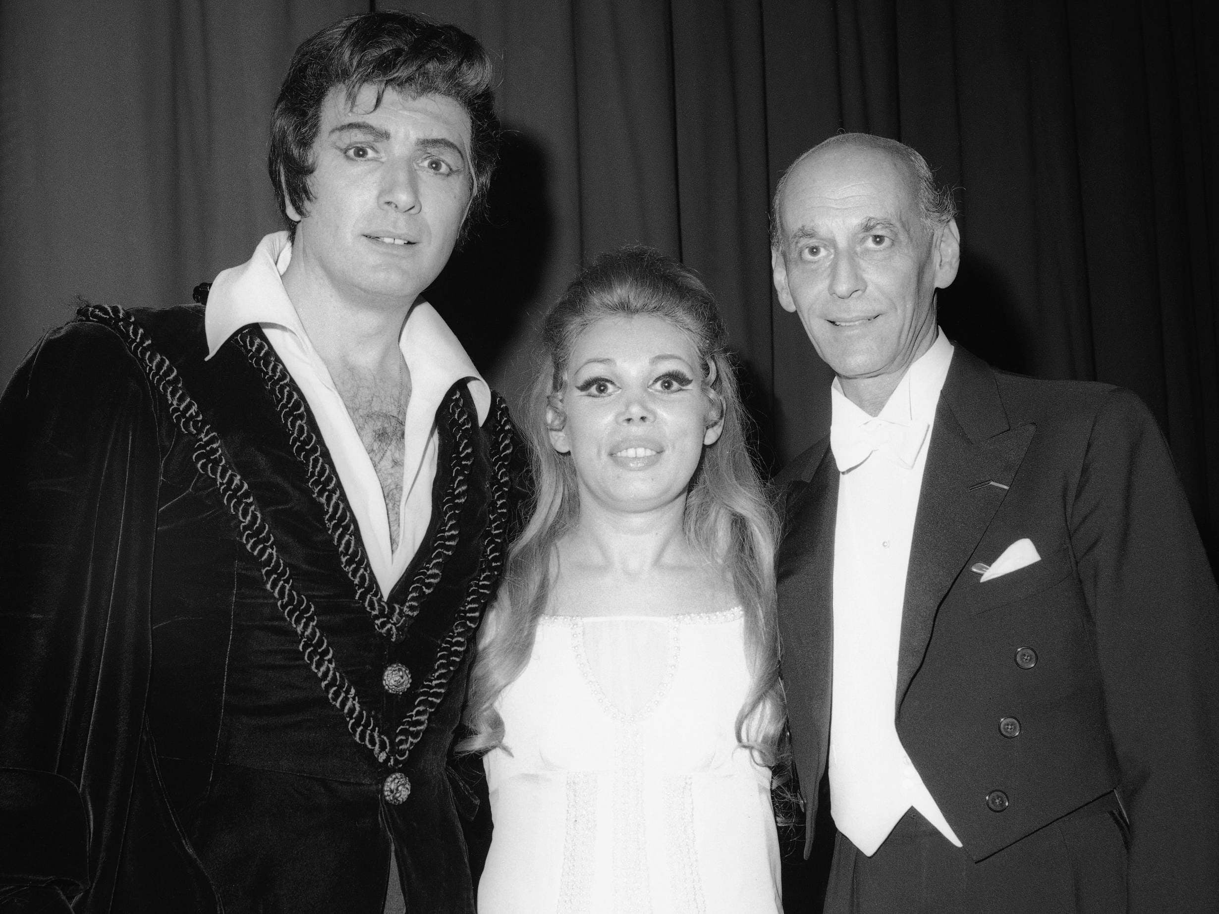 Freni, posing with Rudolf Bing, general manager of the New York Metropolitan Opera, and actor Franco Corelli