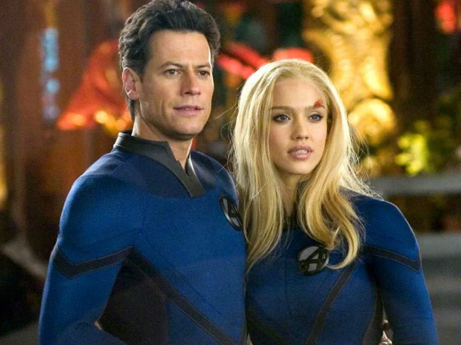 Ioan Gruffudd and Jessica Alba in ‘Fantastic Four’