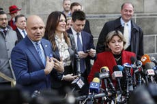 Harvey Weinstein lawyer clashes with Gloria Allred outside court for trying to 'silence her'