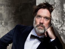 Rufus Wainwright review – Unfollow the Rules: On this lush album, the pop artist saunters through the corridors of his life