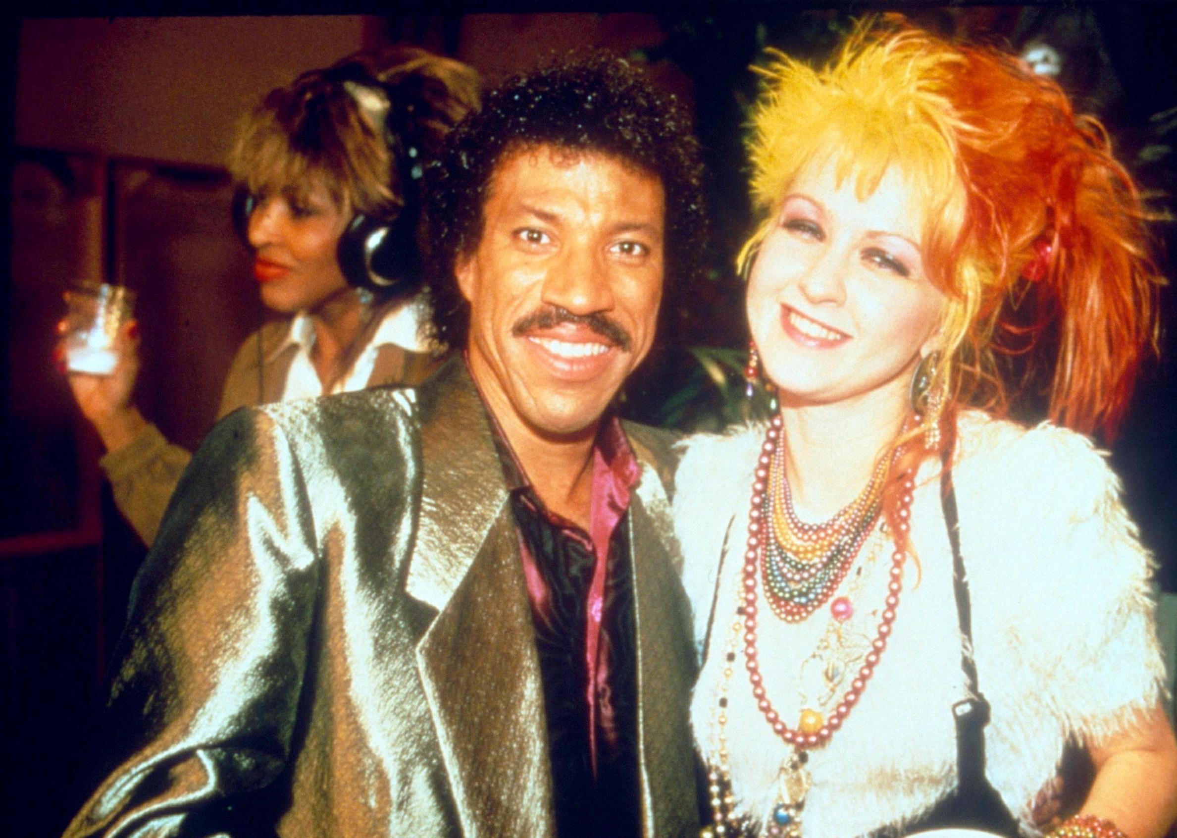 Lionel Richie and Cyndi Lauper at the recording of ‘We are the World’