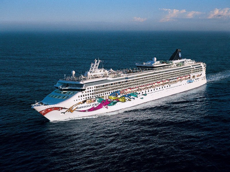 The Norwegian Jewel is stranded at sea