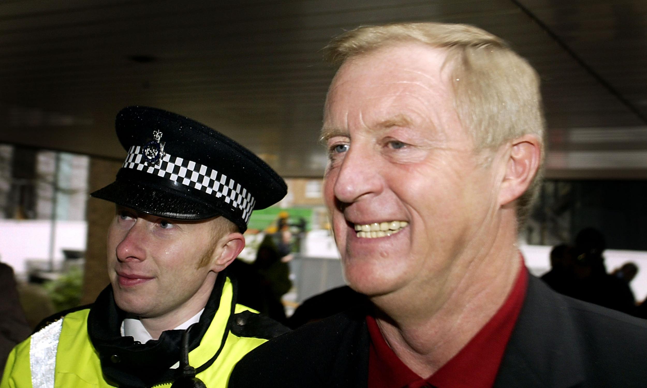 Chris Tarrant arrives at the Ingrams‘ trial in 2003
