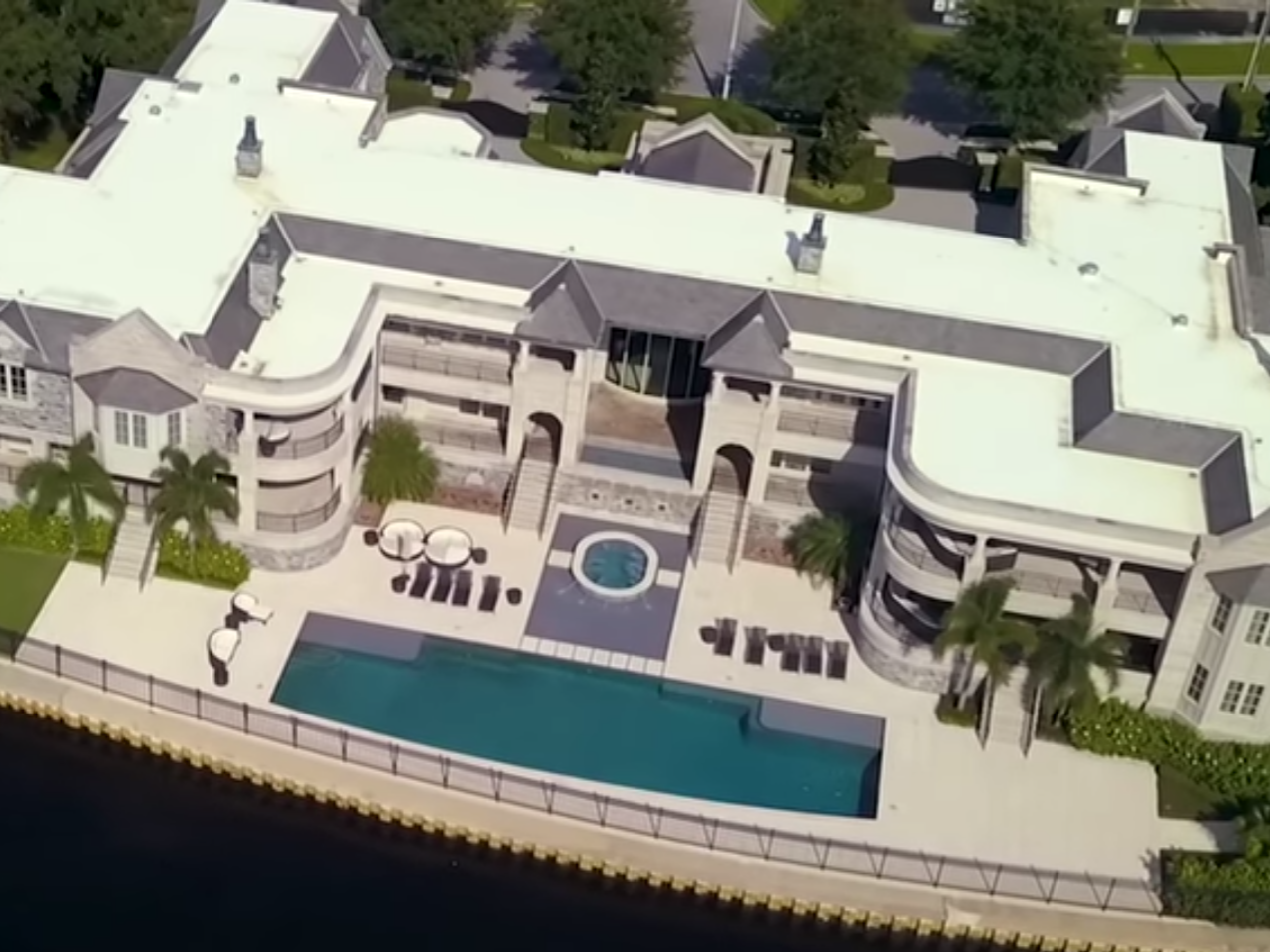 The house Tom Brady is renting from Derek Jeter