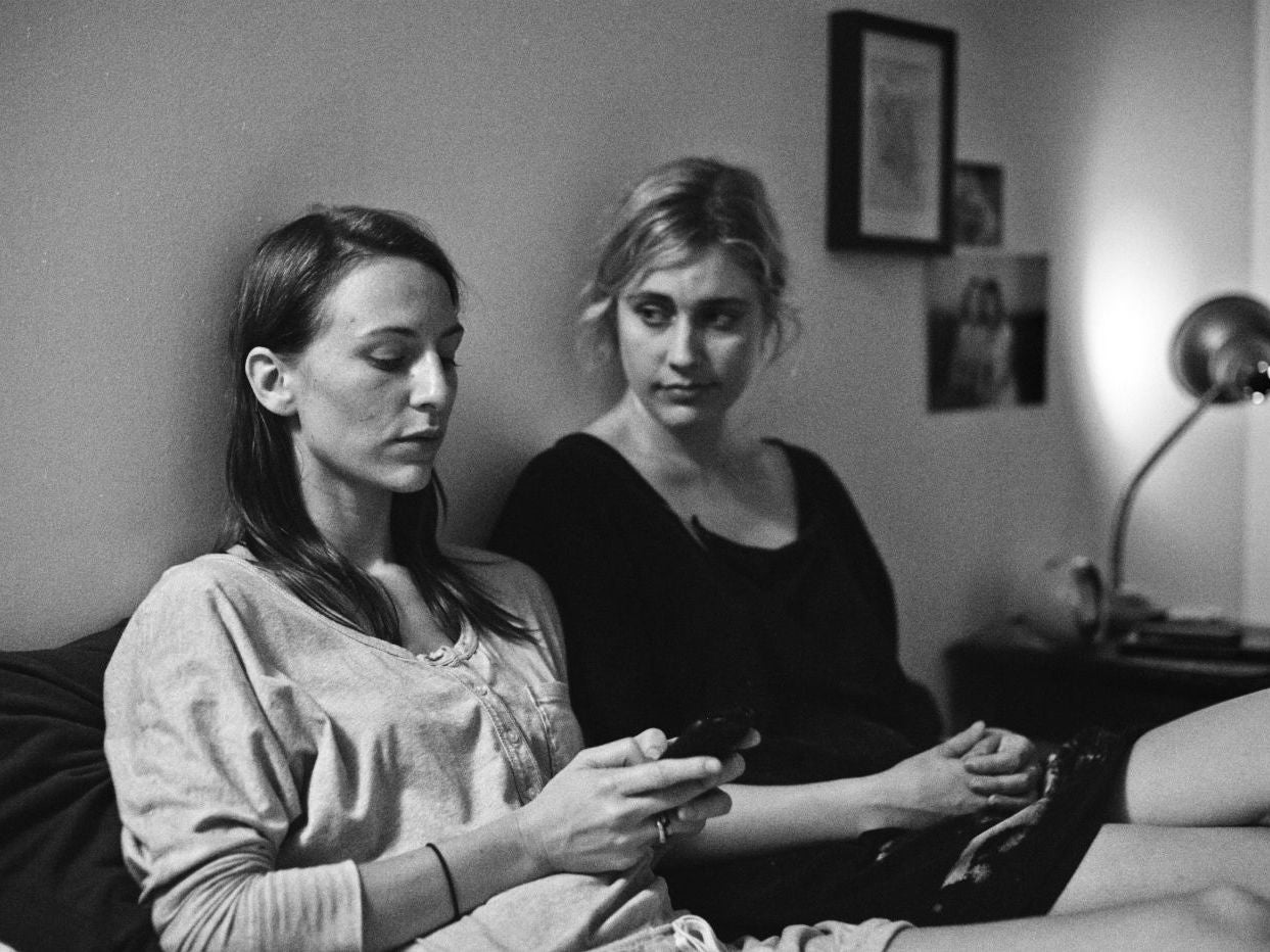 Sophie (Mickey Sumner) and Frances (Greta Gerwig) are best friends in Frances Ha