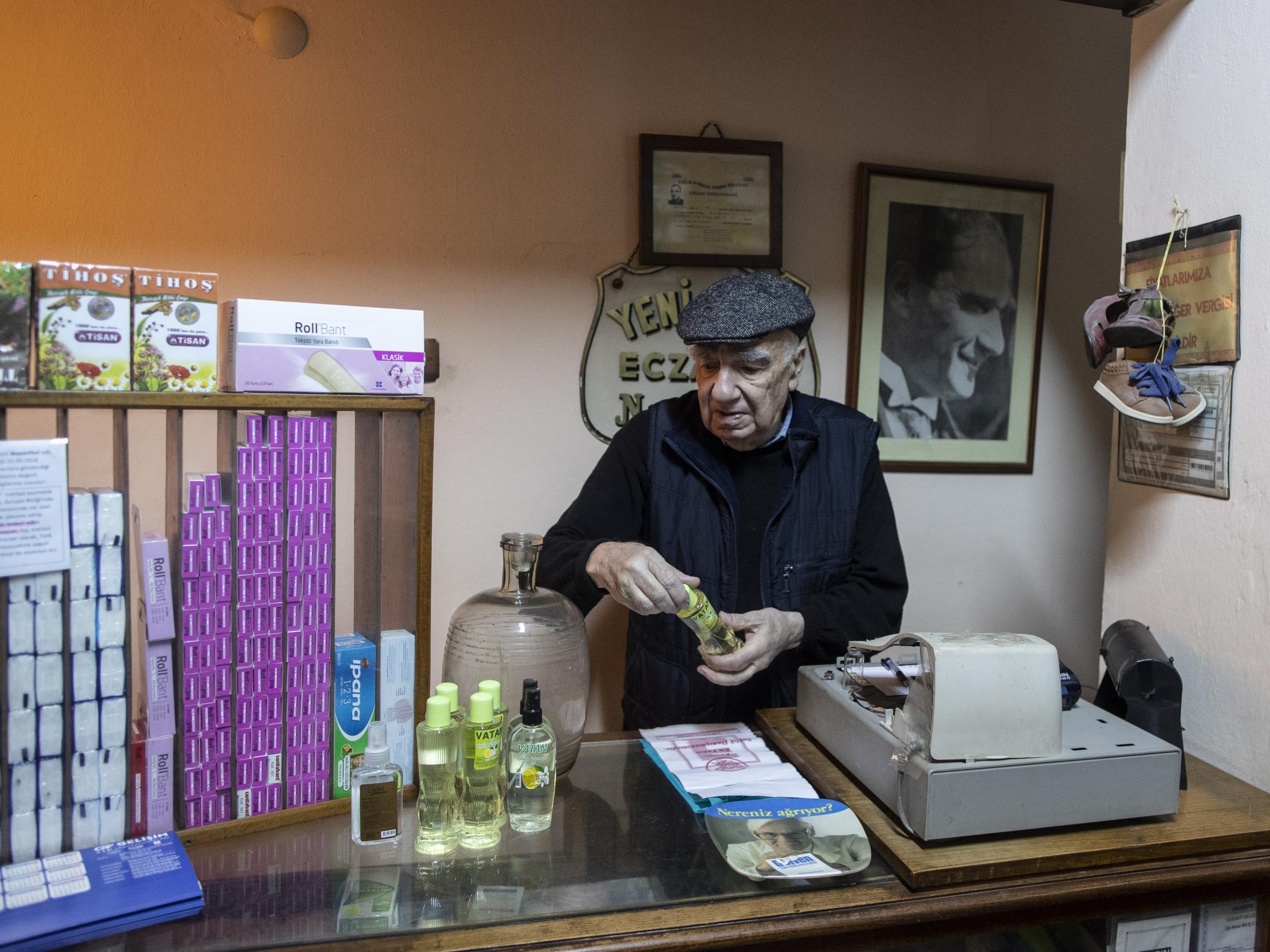 Related video: UK officials dismiss Mr Trump's disinfectant suggestion