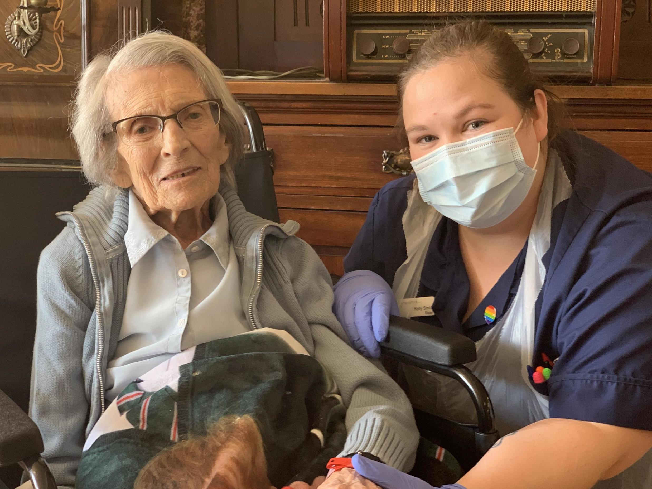 Nurse Kelly Smith and 106-year-old Connie Titchen, who is thought to be Britain's oldest patient to recover from coronavirus.