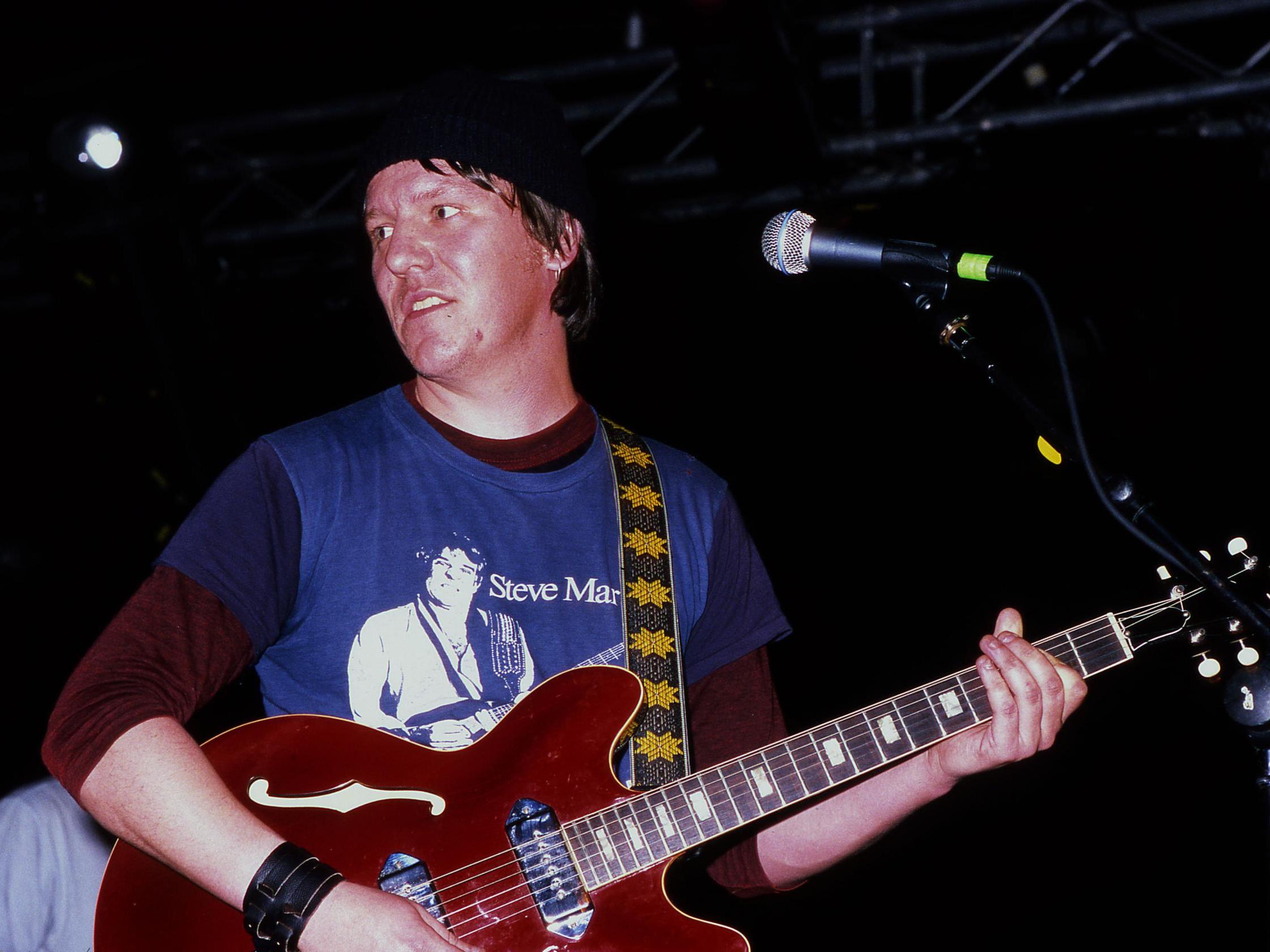 Smith performs in Austin, Texas, in March 2000, shortly before the release of ‘Figure 8’