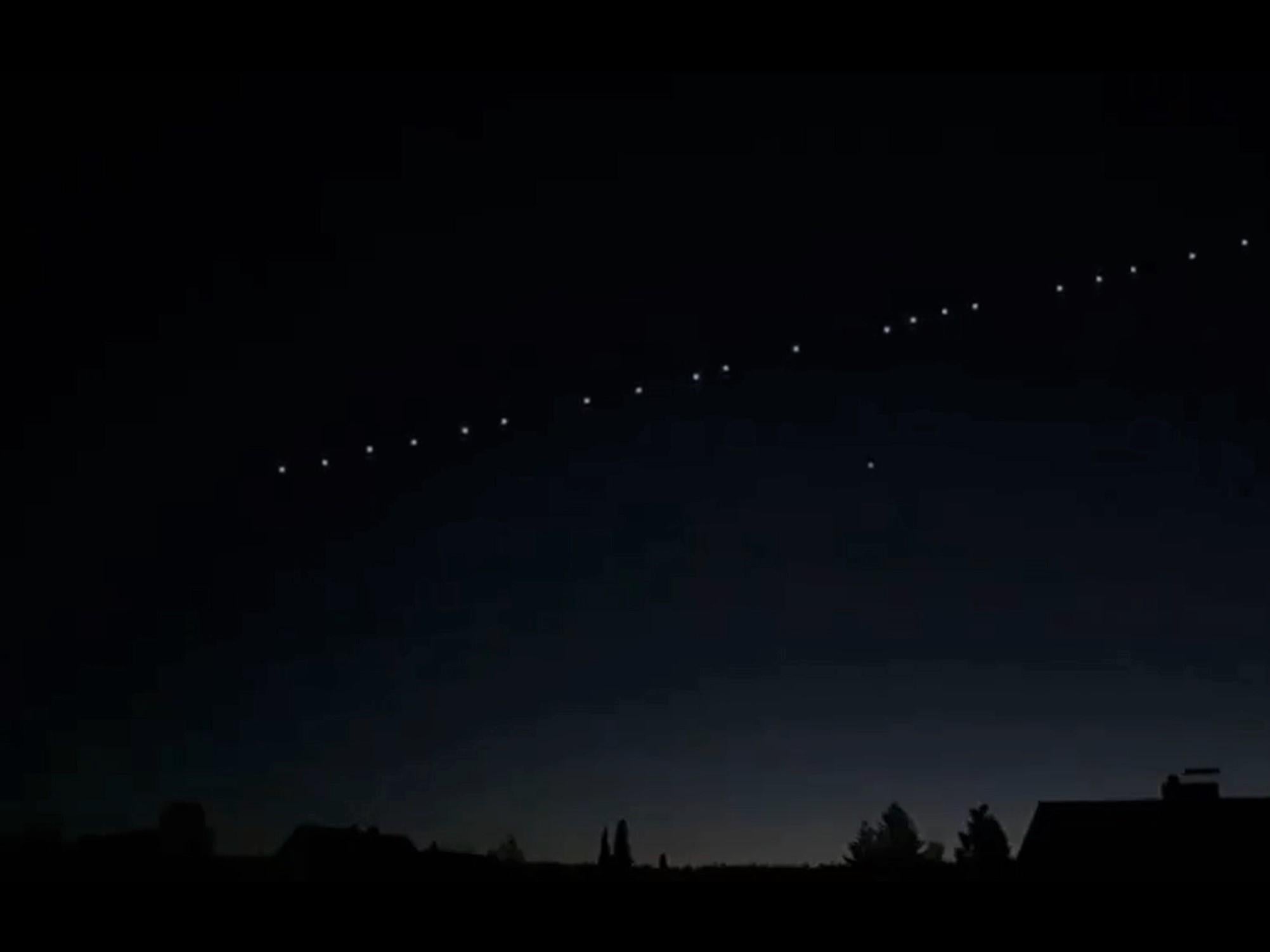 The Starlink satellite train in the sky above Kosovo on 19 April, 2020