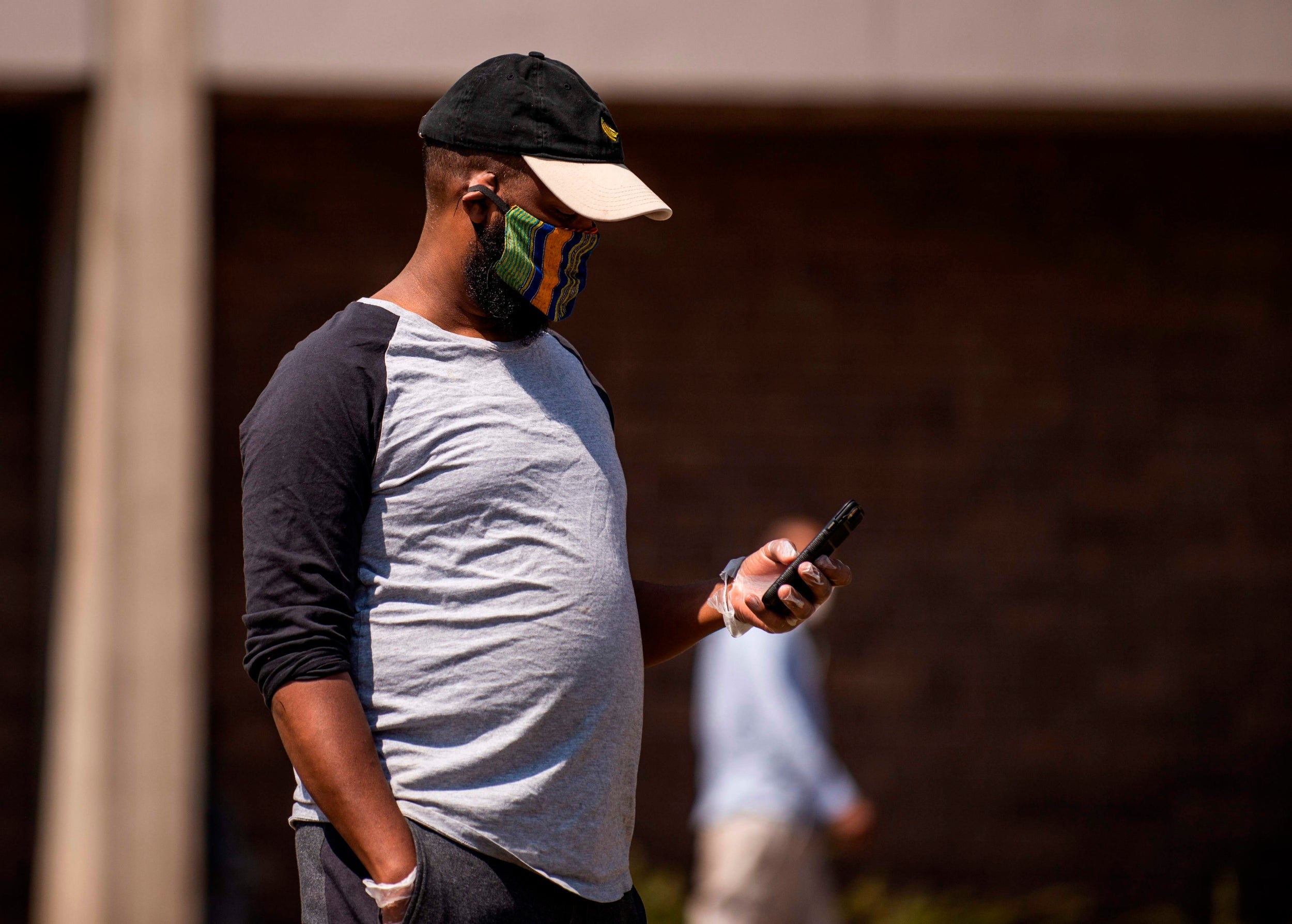 A man wears a face mask in Minnesota, USA