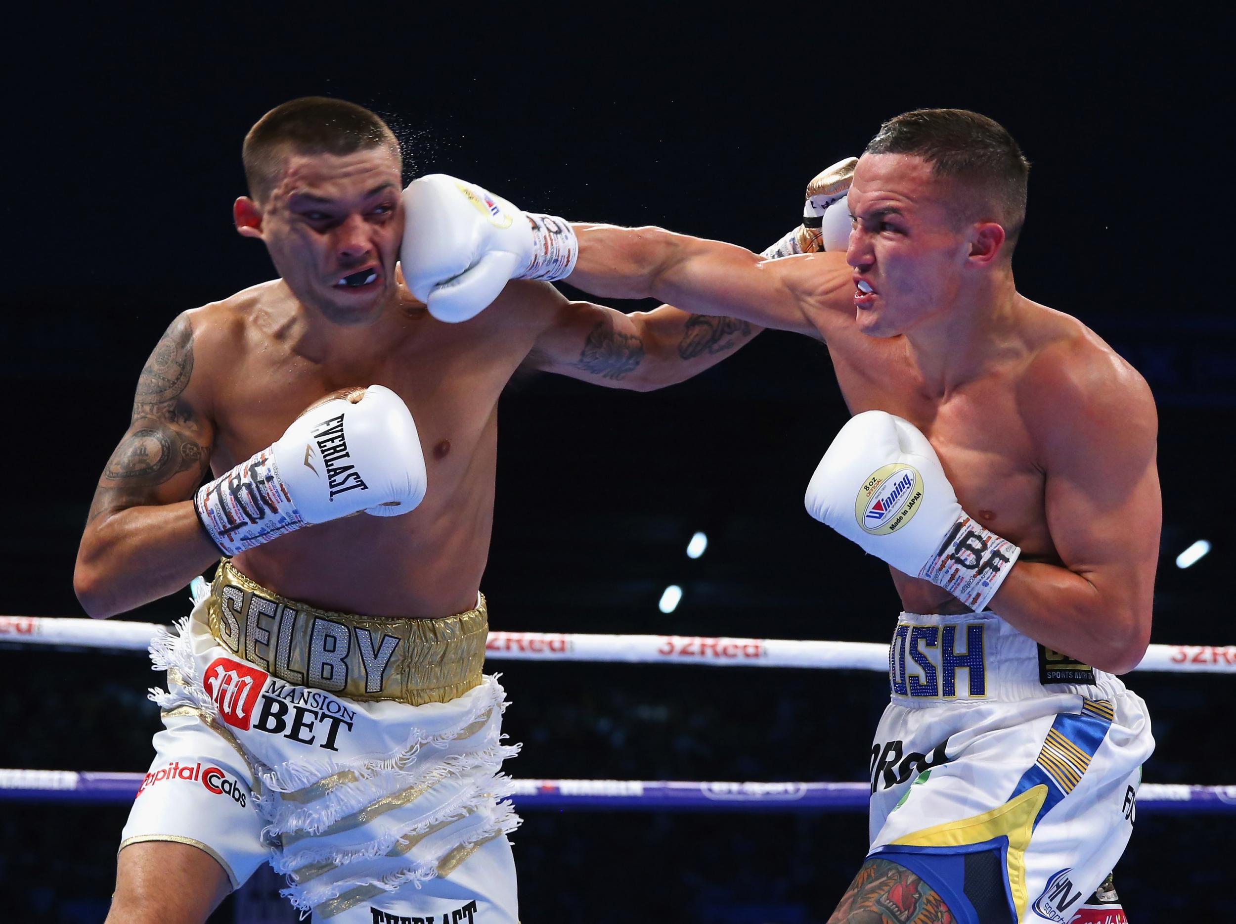 Warrington beat Selby to win his world title