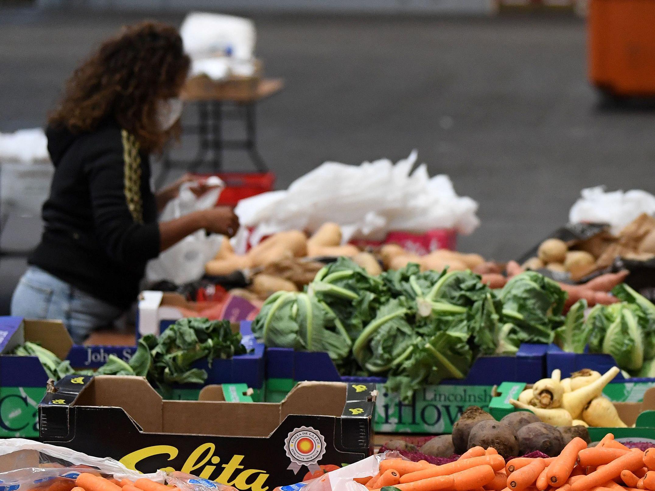 Many more families are turning to food banks as they wait weeks for benefit payments